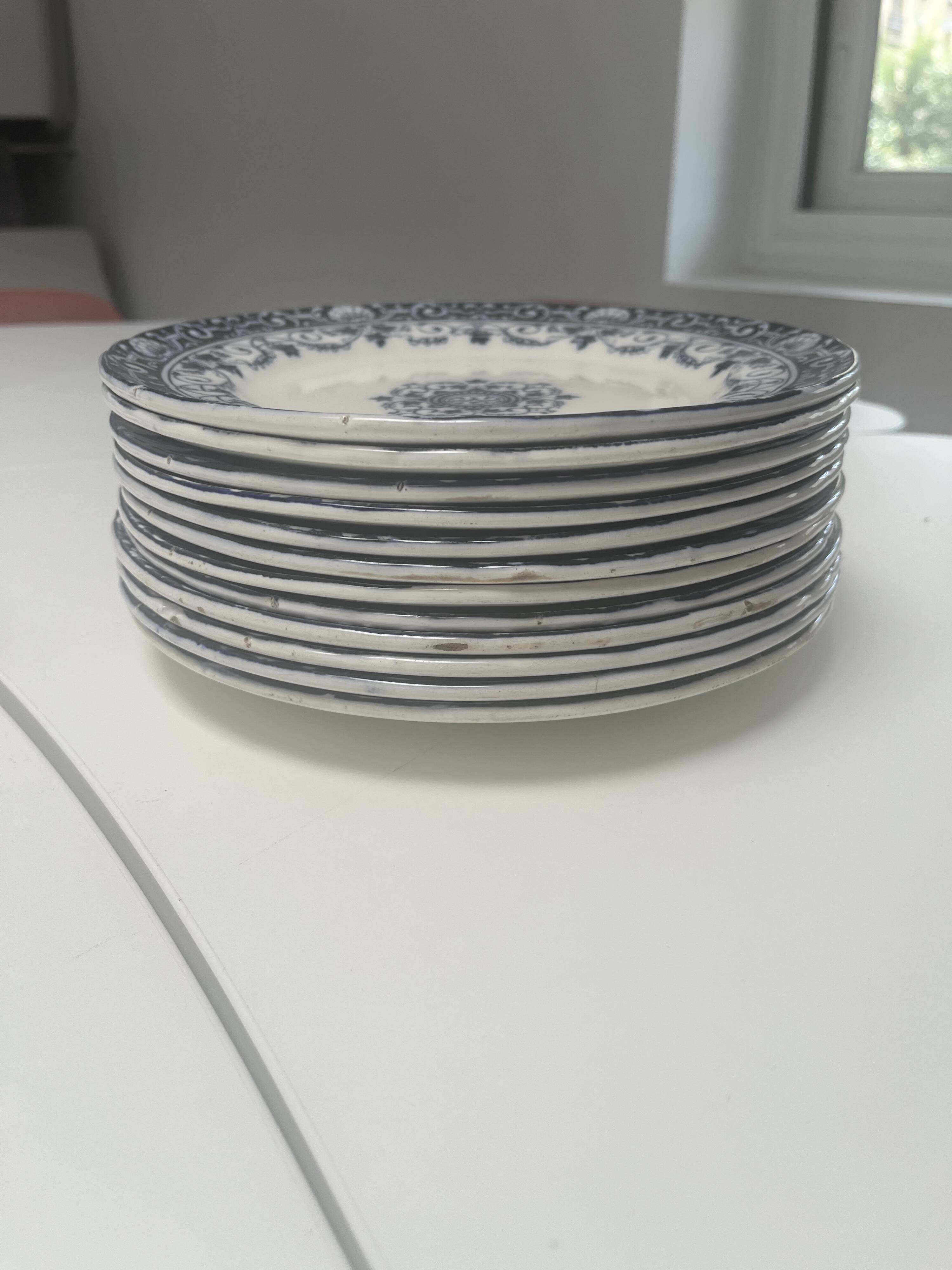 SET OF 12 PLATES - LOUIS XV SERVICE - MANUFACTURER JULES VIEILLARD