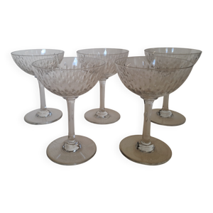 5 coupes à  champagne
