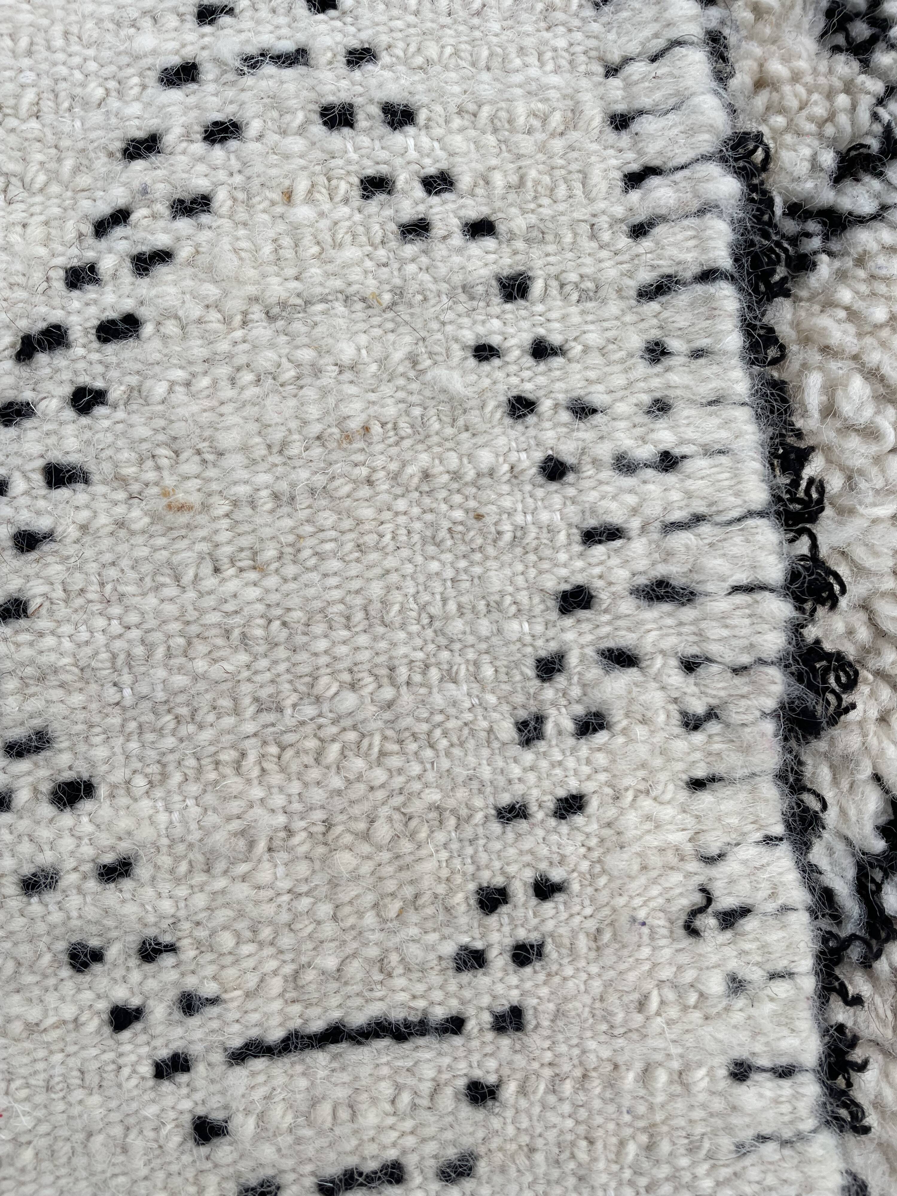 Carpet berbere beni ouarain 115x200 cm