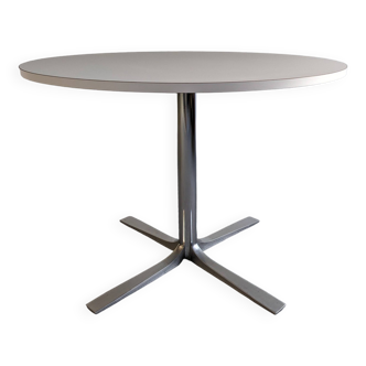Round table from the 60s/70s