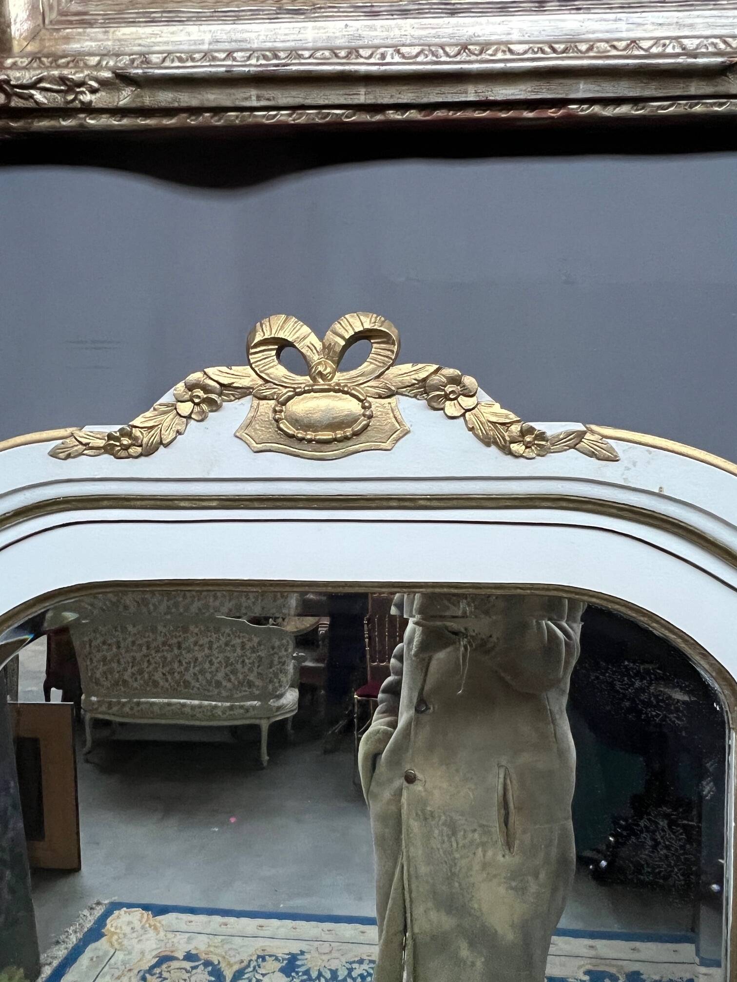 Louis XVI style mirror. Solid wood.