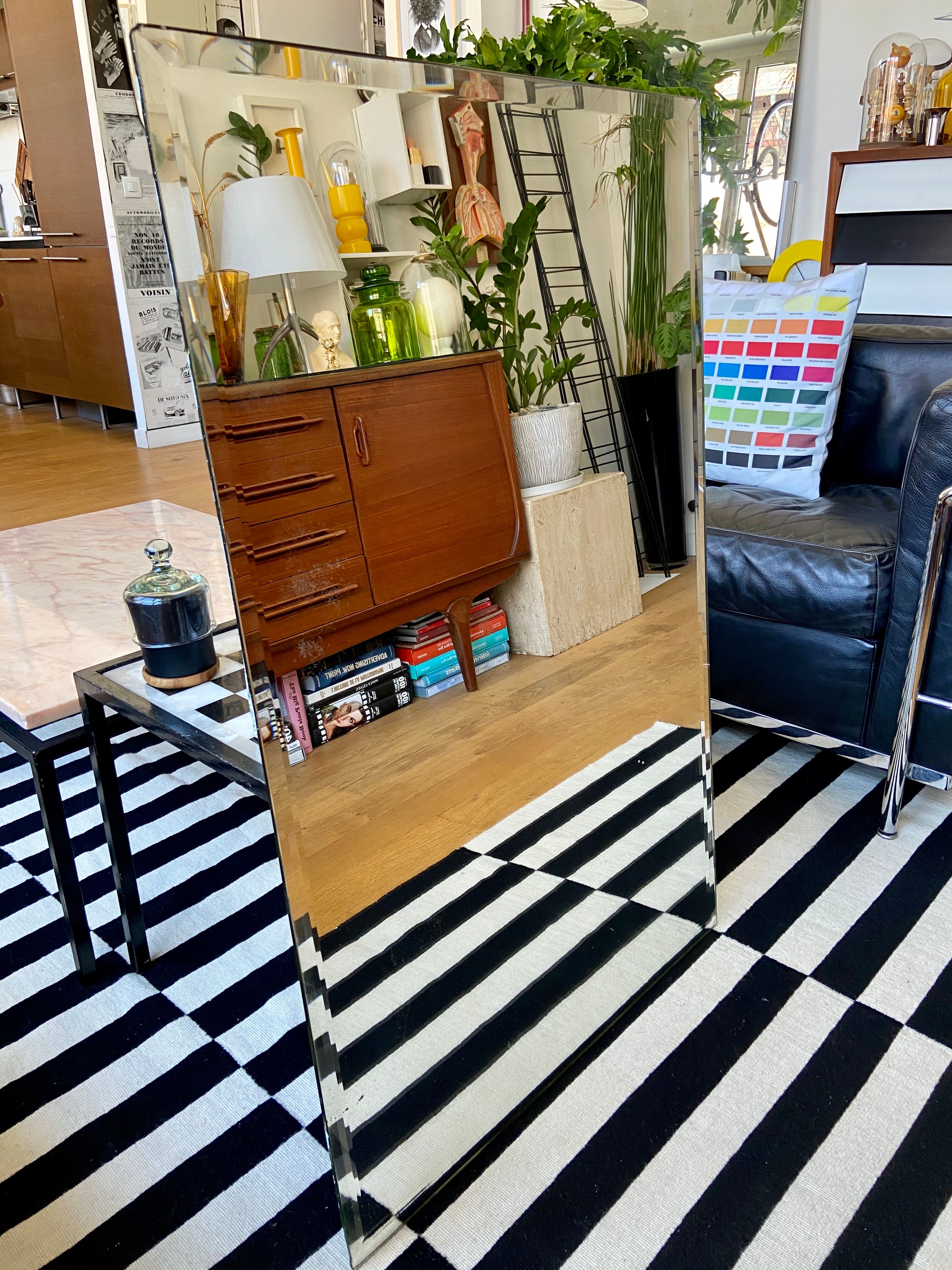 Bevelled mirror 63 x 100 cm