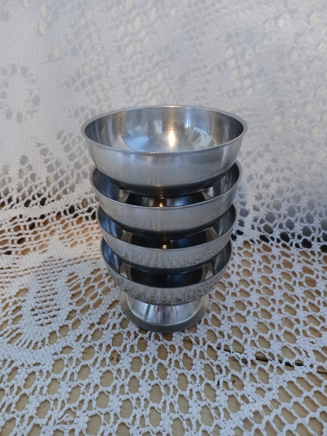 4 stainless steel ice cream/sorbet cups