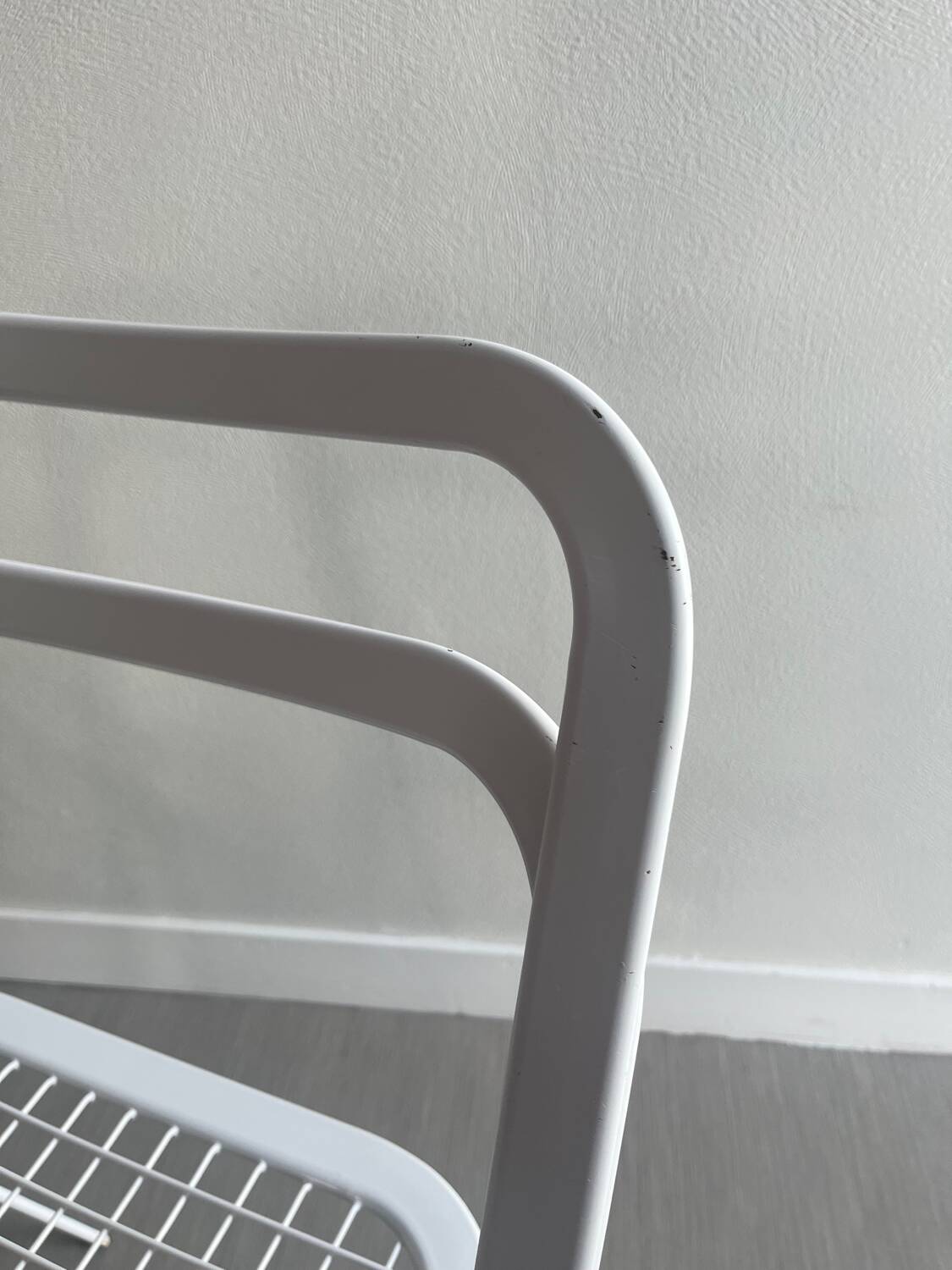 Vintage white folding chair Cidue