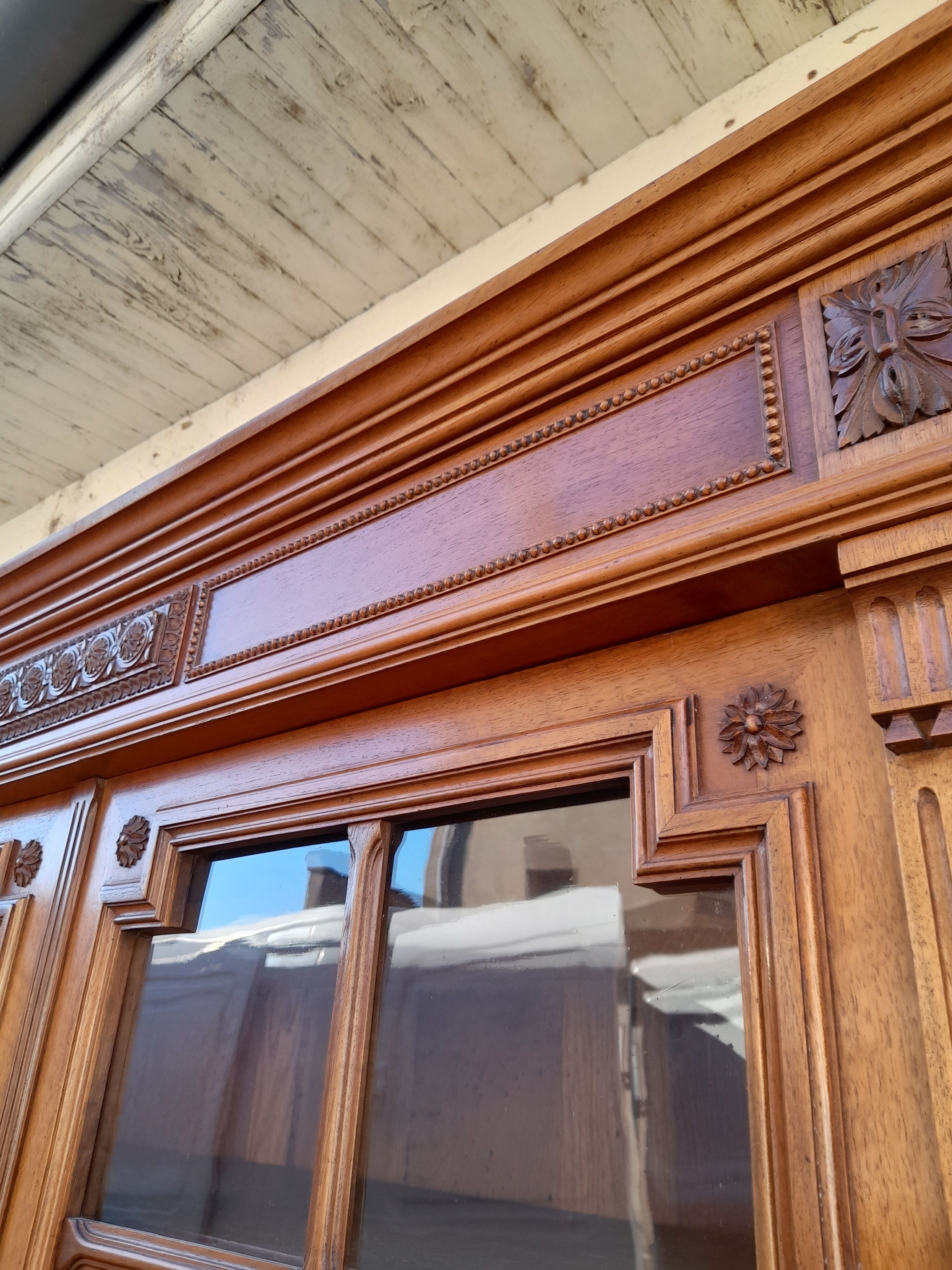 Roman showcase Henri II era 1900