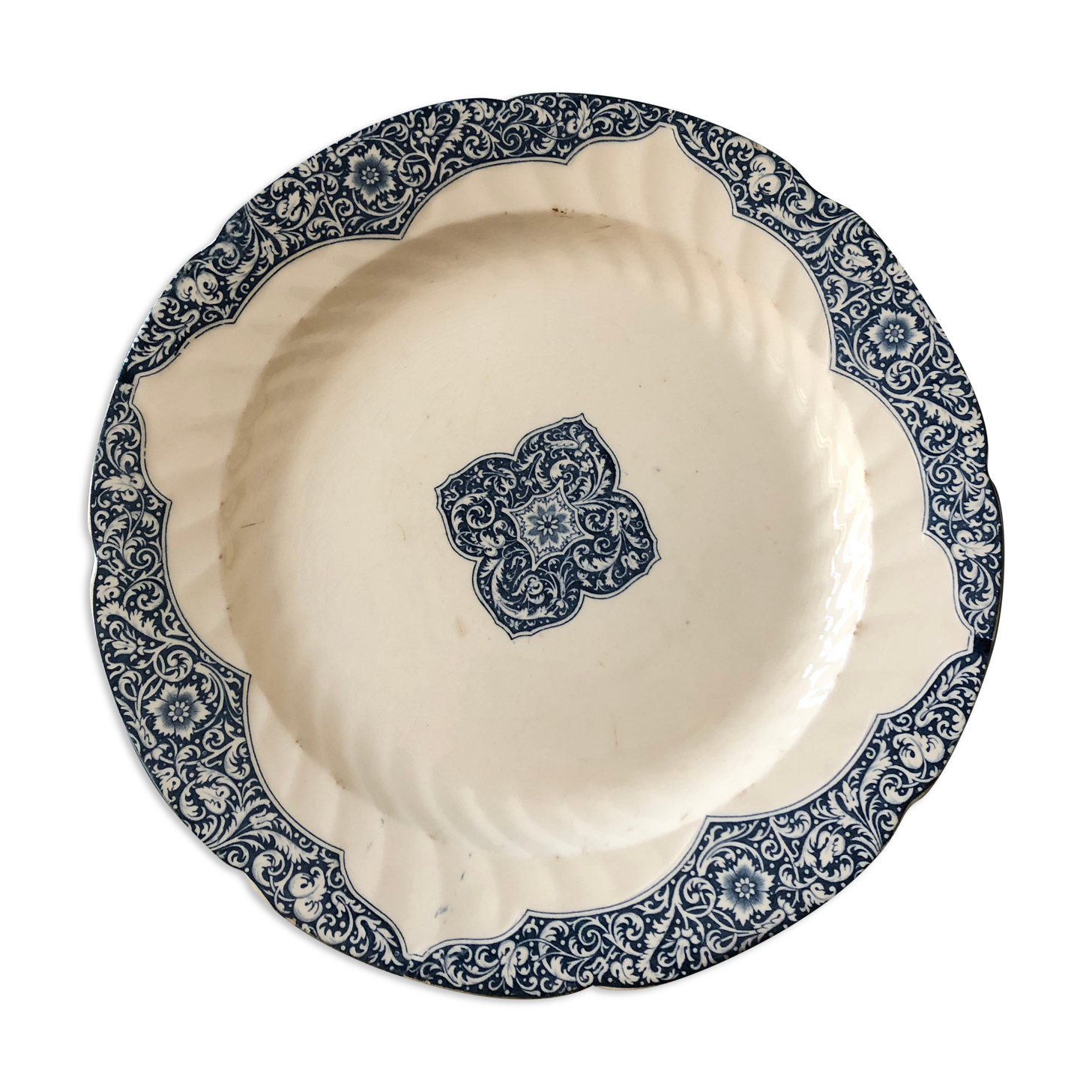 Plat en porcelaine de Gien