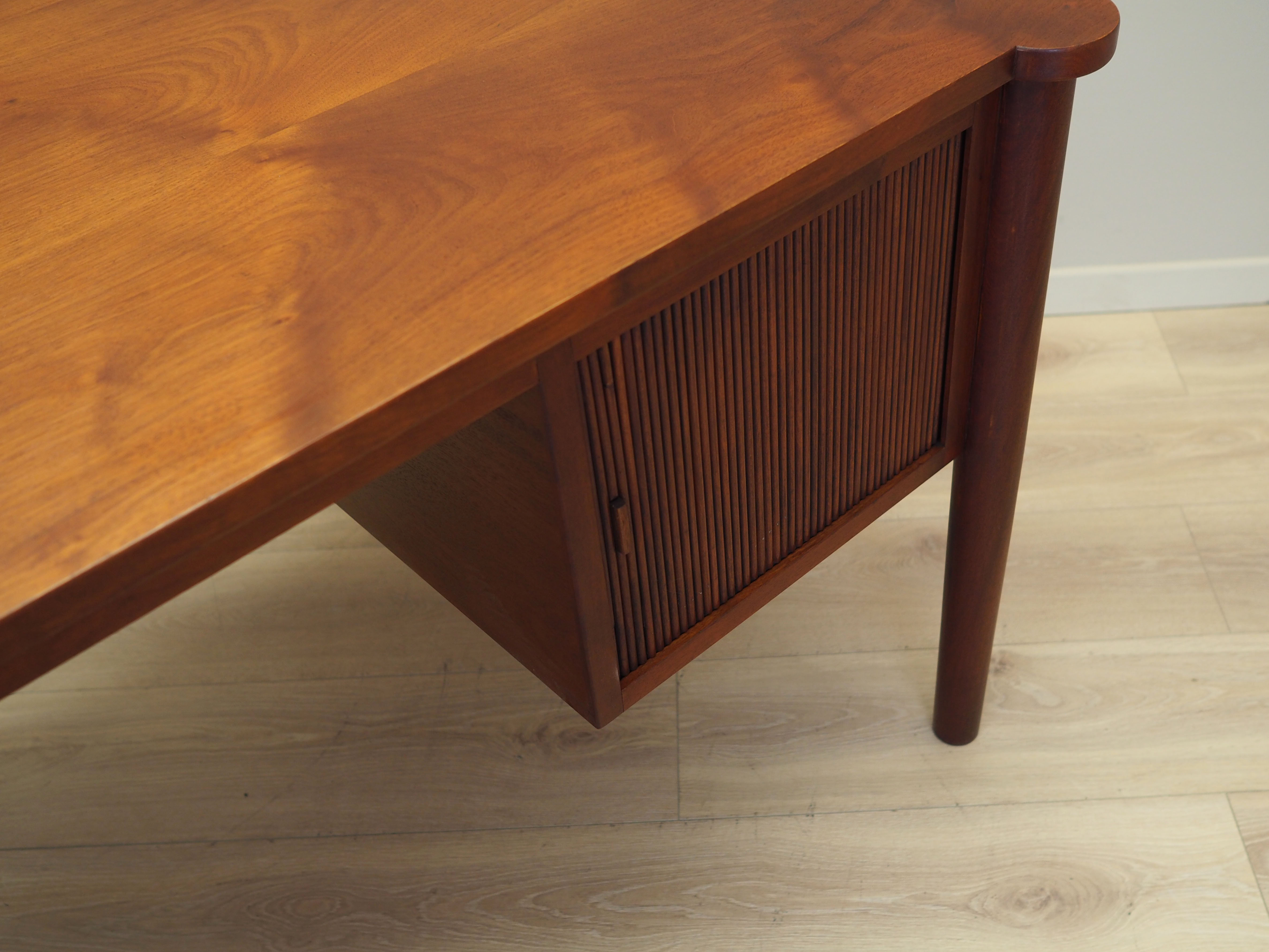 Bureau en teck, design danois, années 1970, production: Danemark