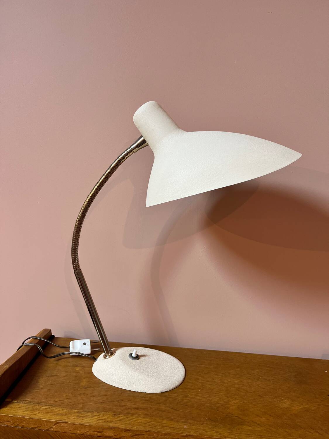 Desk lamp