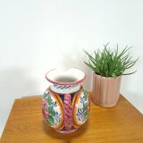 Porseleinen vintage roze kan met bloemen