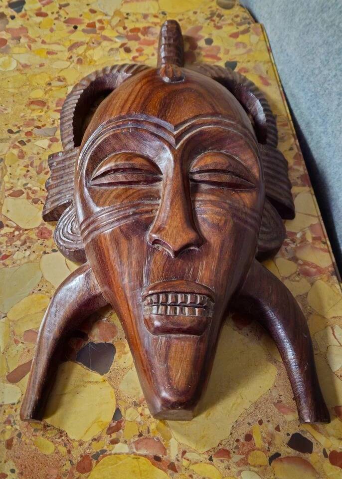 Grand African mask in carved wood – Tribal art – H 61 cm - 20th century