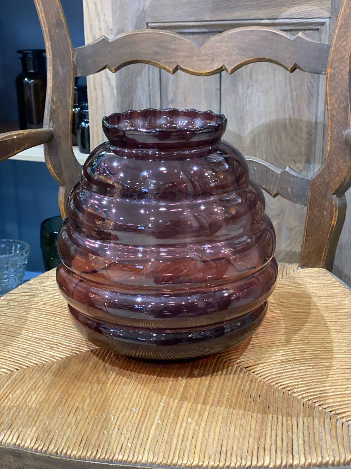 Art Deco vase in purple glass 'Verextrafort'