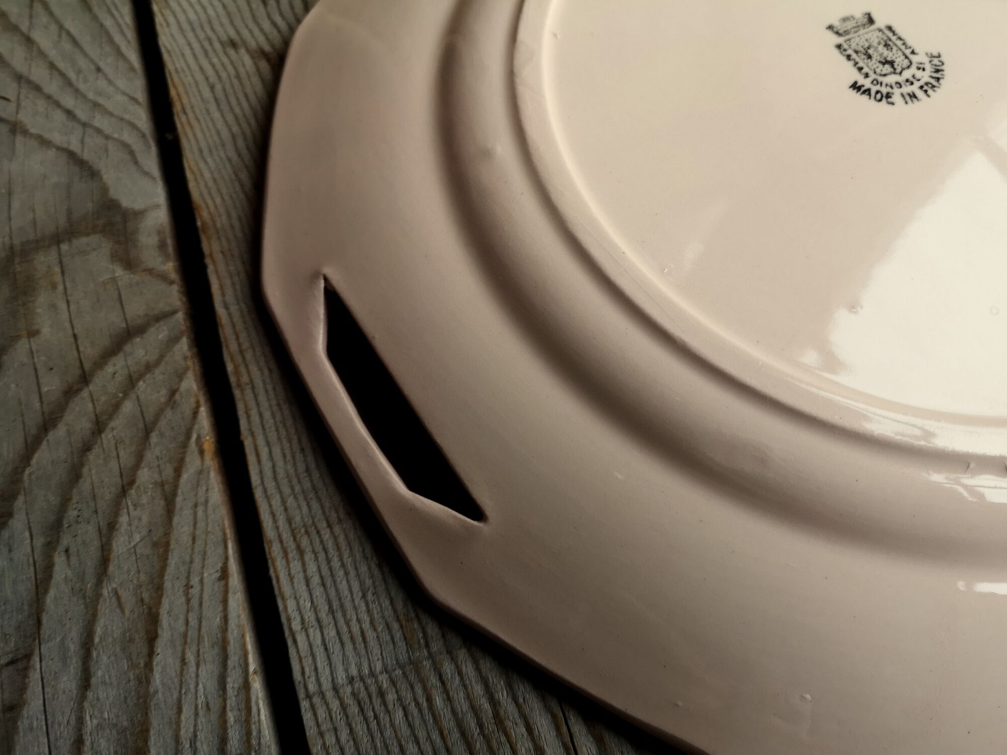 Ancient dish with anses in rose ceramics signed saint-amand