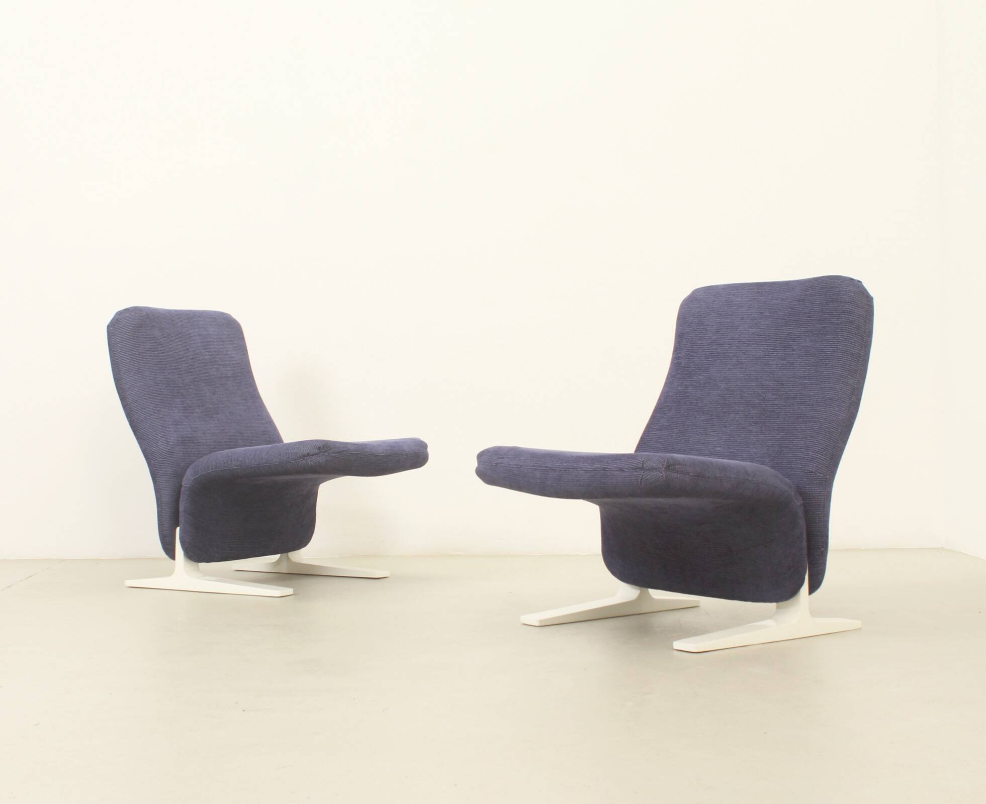 Pair of Concorde armchairs by Pierre Paulin for Artifort, 1966
