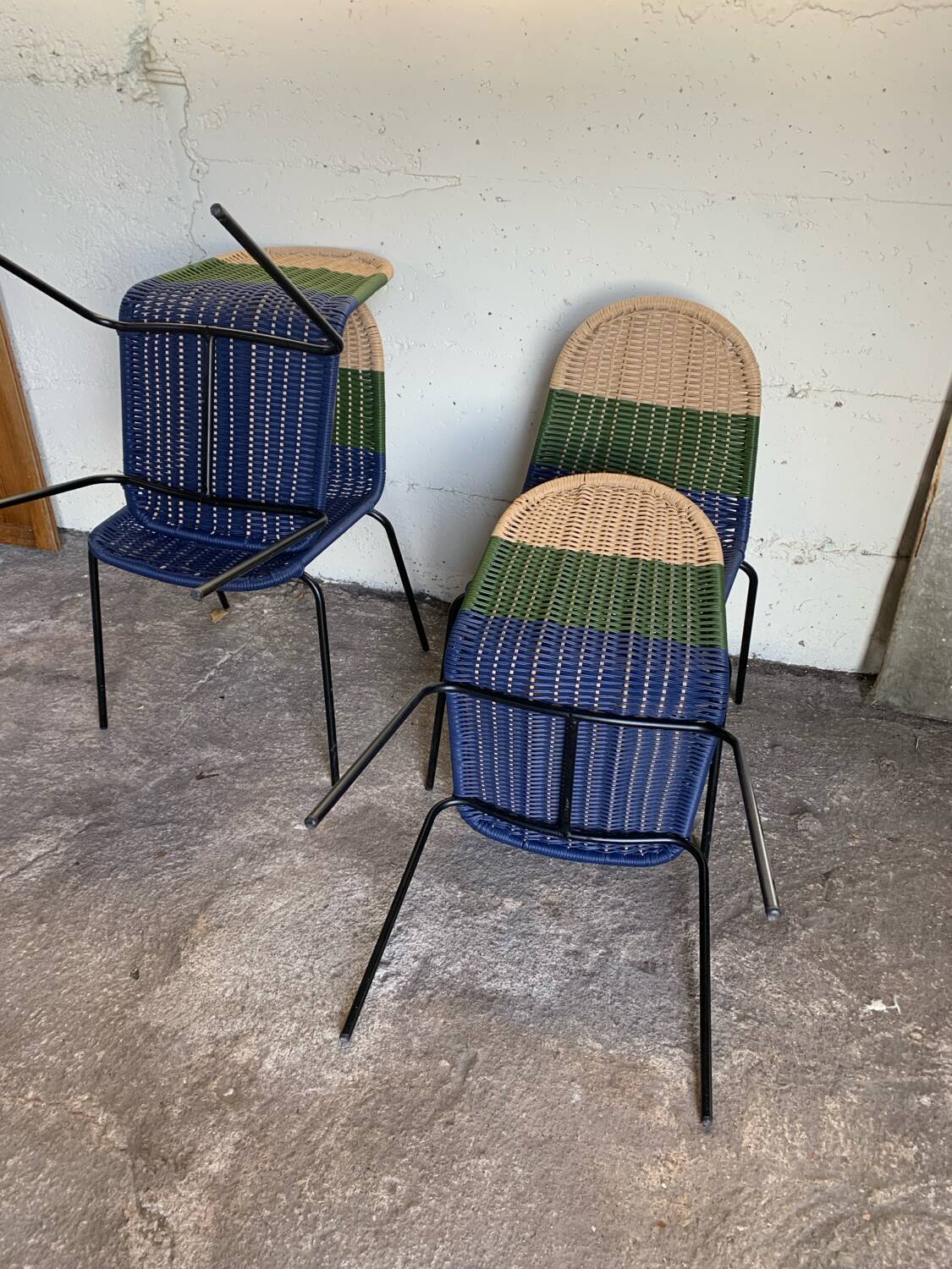 4 terrace chairs