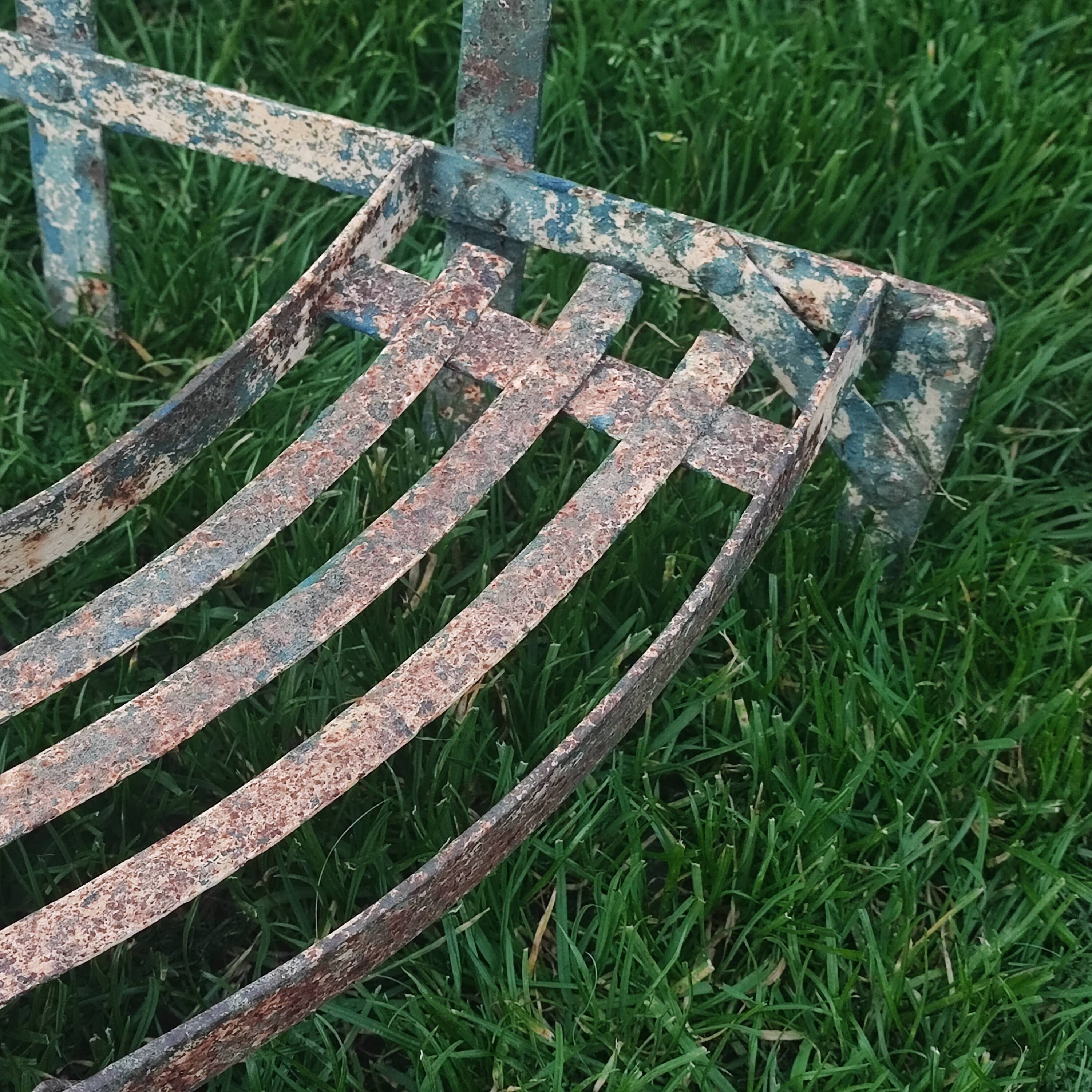 Half-moon florist plant holder