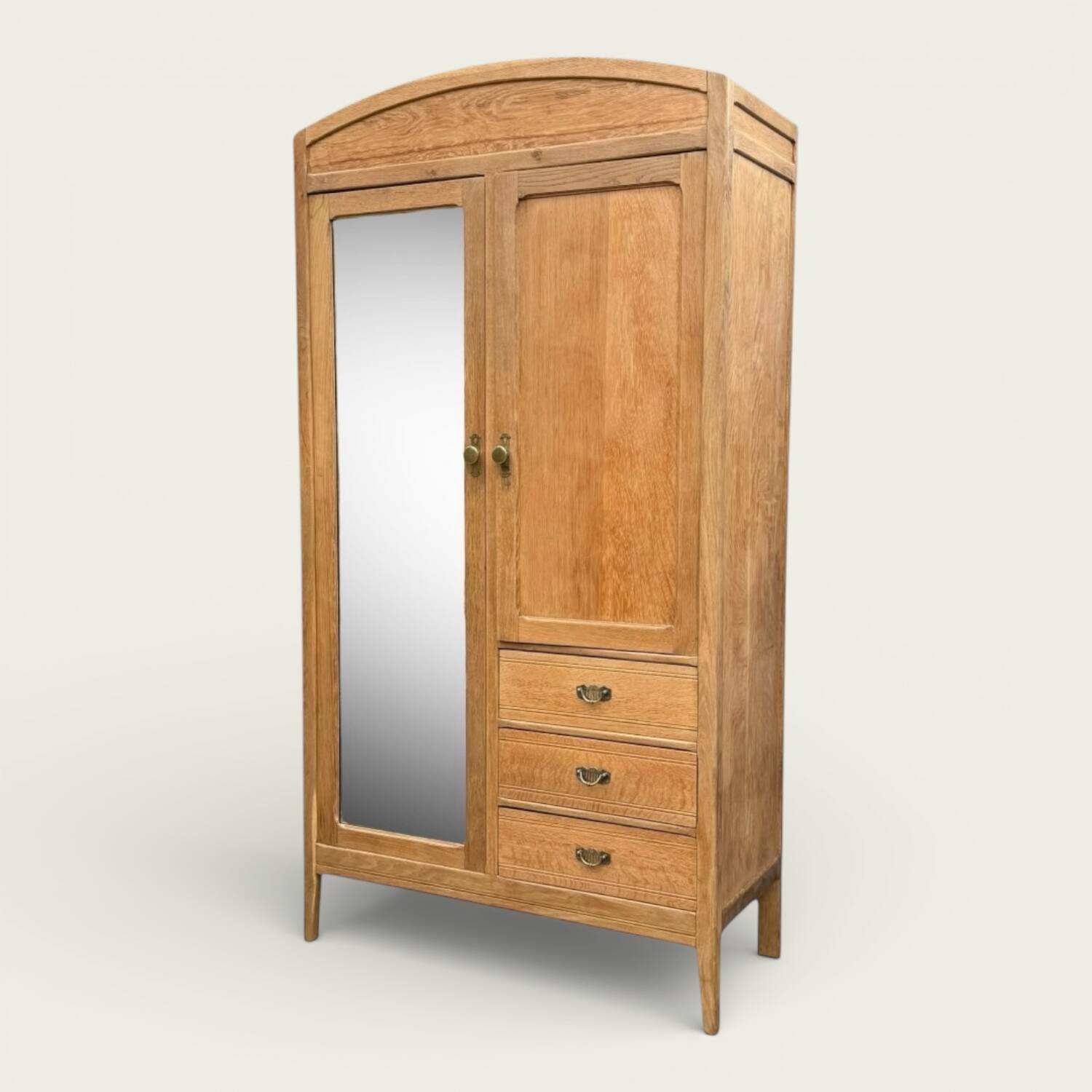 Parisian hotel wardrobe in solid raw oak, 1920.