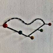 Vintage 1960s heart coat rack with 5 wooden ball hooks - 60 cm
