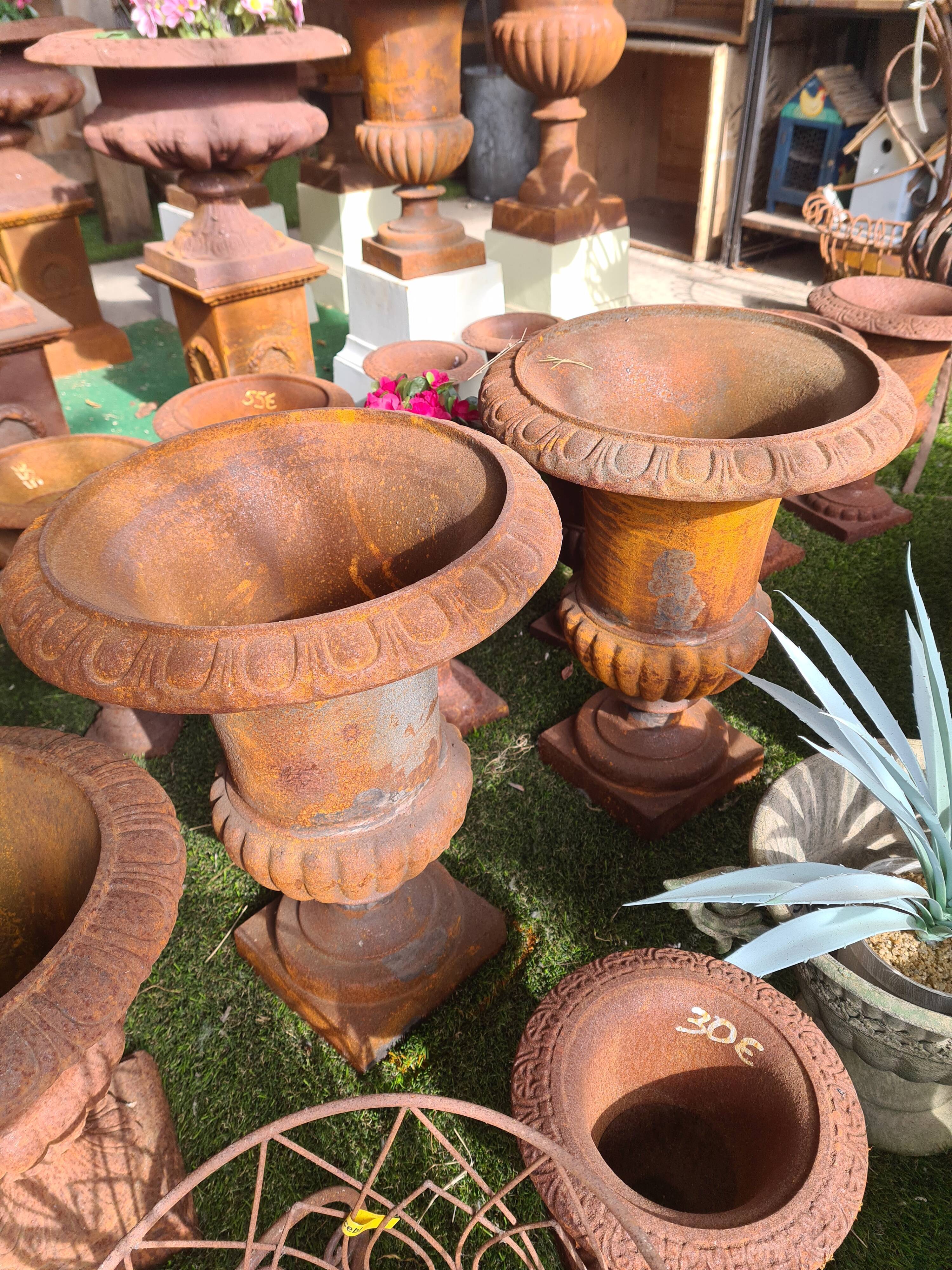 Medici cast iron pair