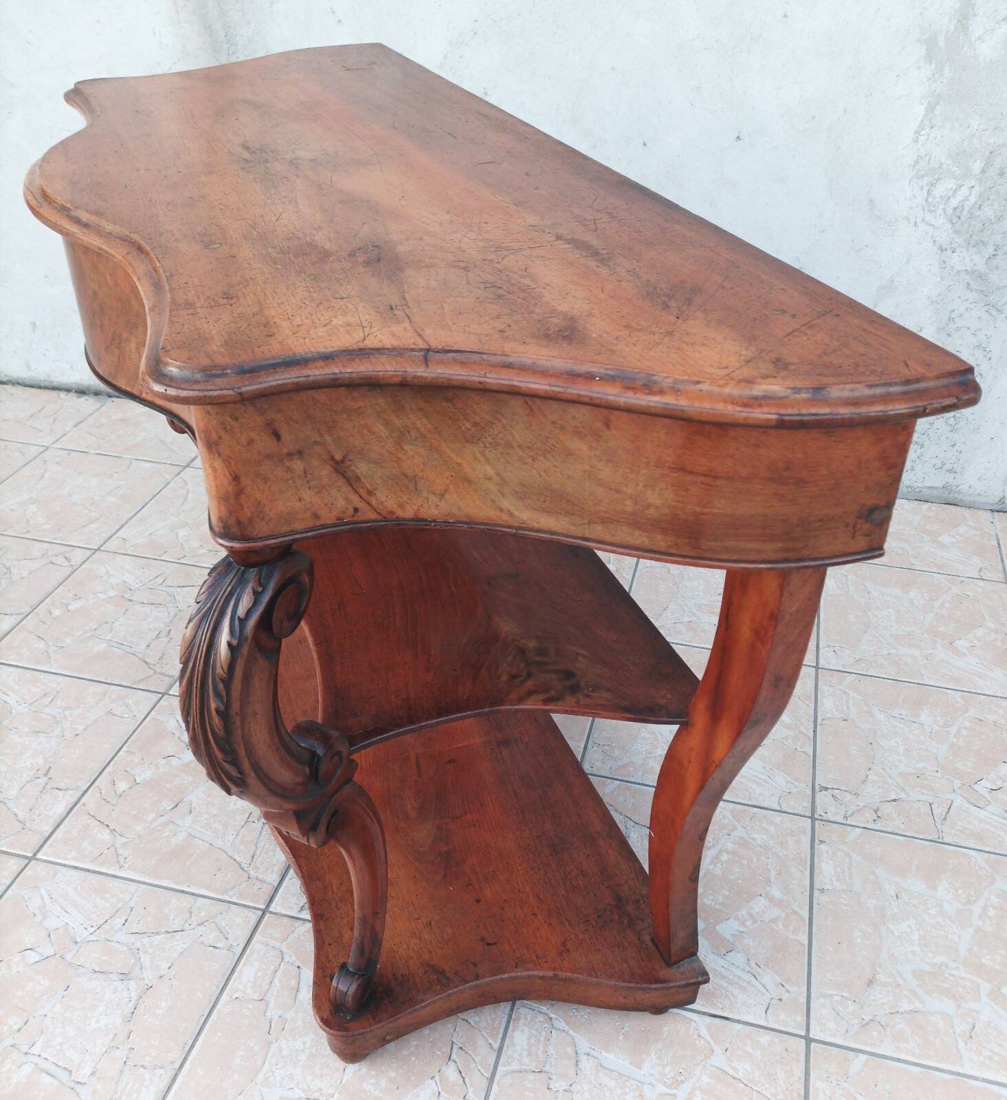 Large console from the Napoleonic III era in walnut and walnut burl.
