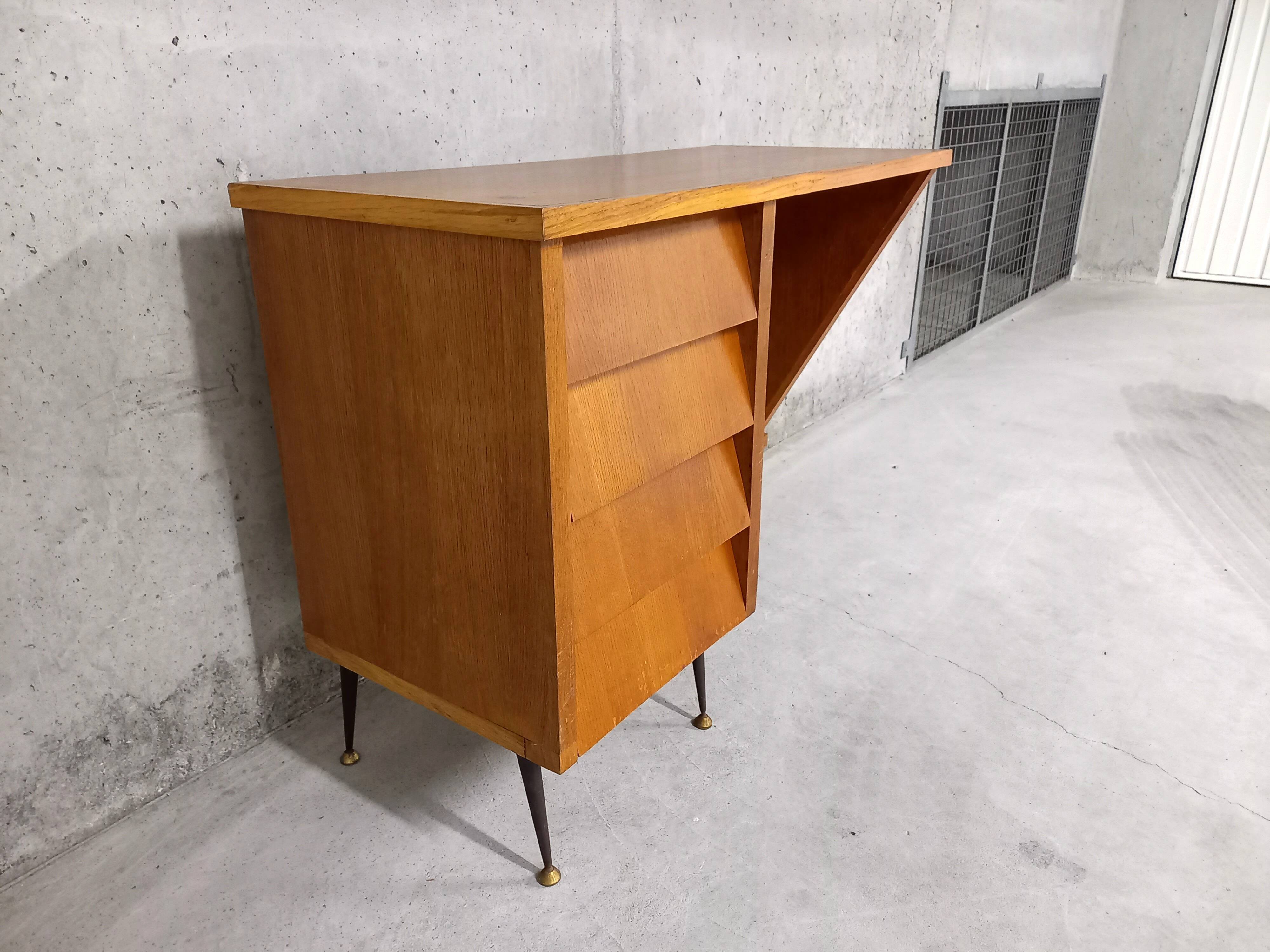 Bureau vintage design en bois clair années 50 60