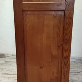 Double curtain cabinet
