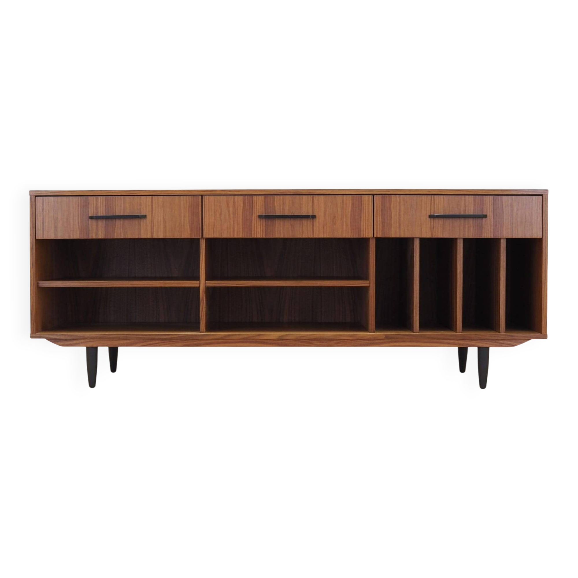 Enfilade en noyer, design scandinave