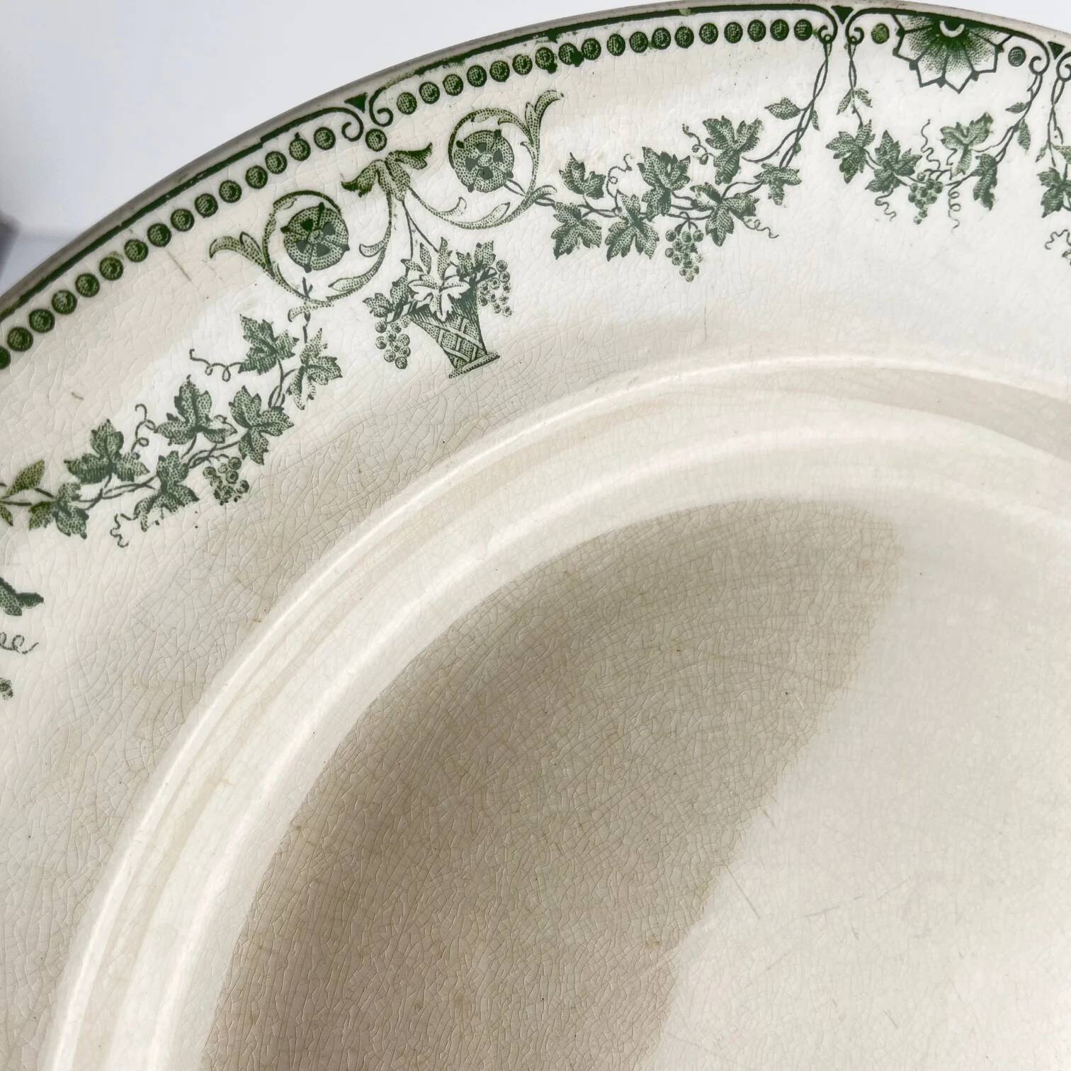 Plat rond "Champagne", Badonviller, vert, début XXème s.