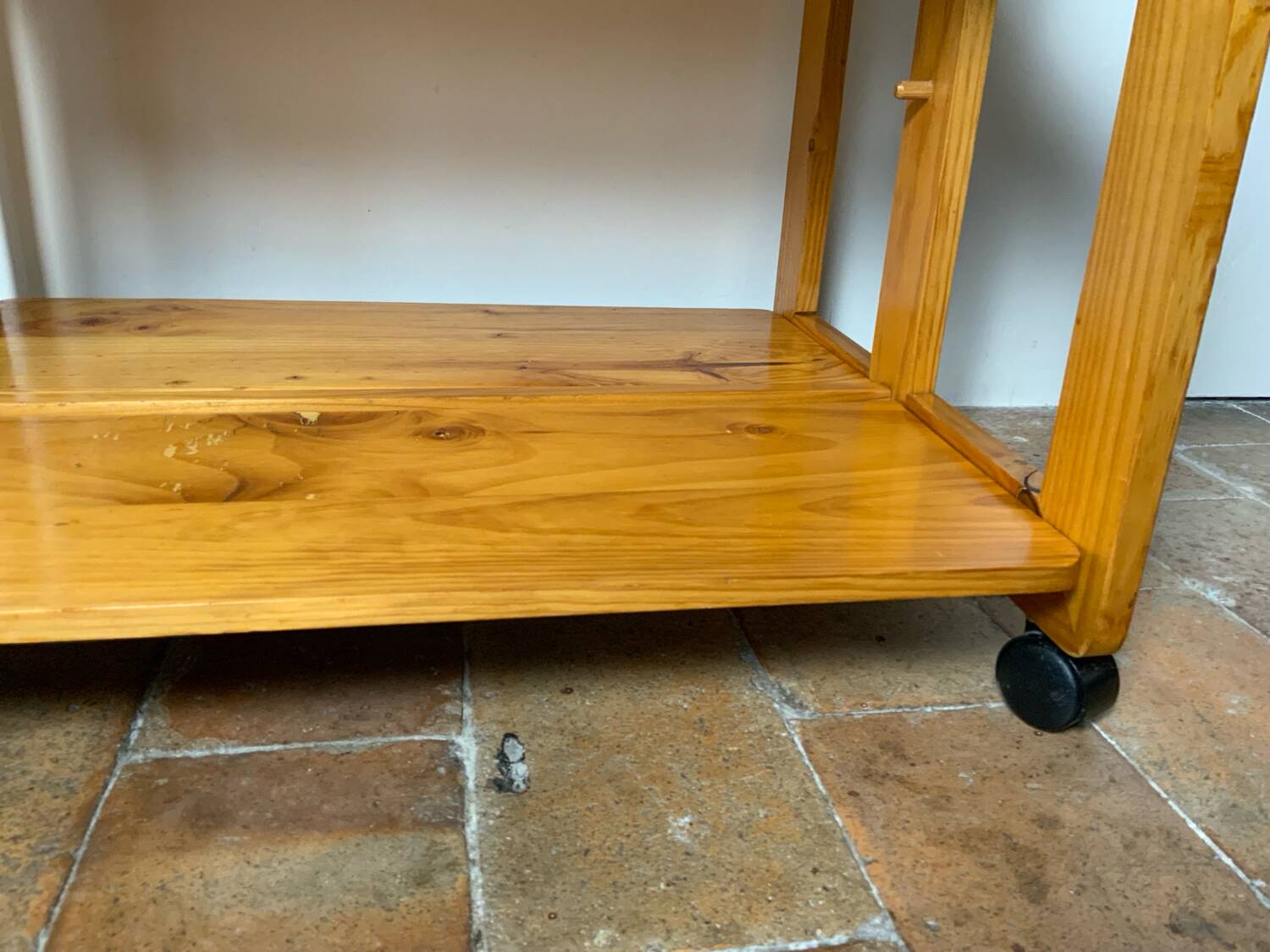 Vintage dessert table