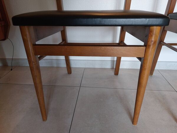 2 chaises scandinaves