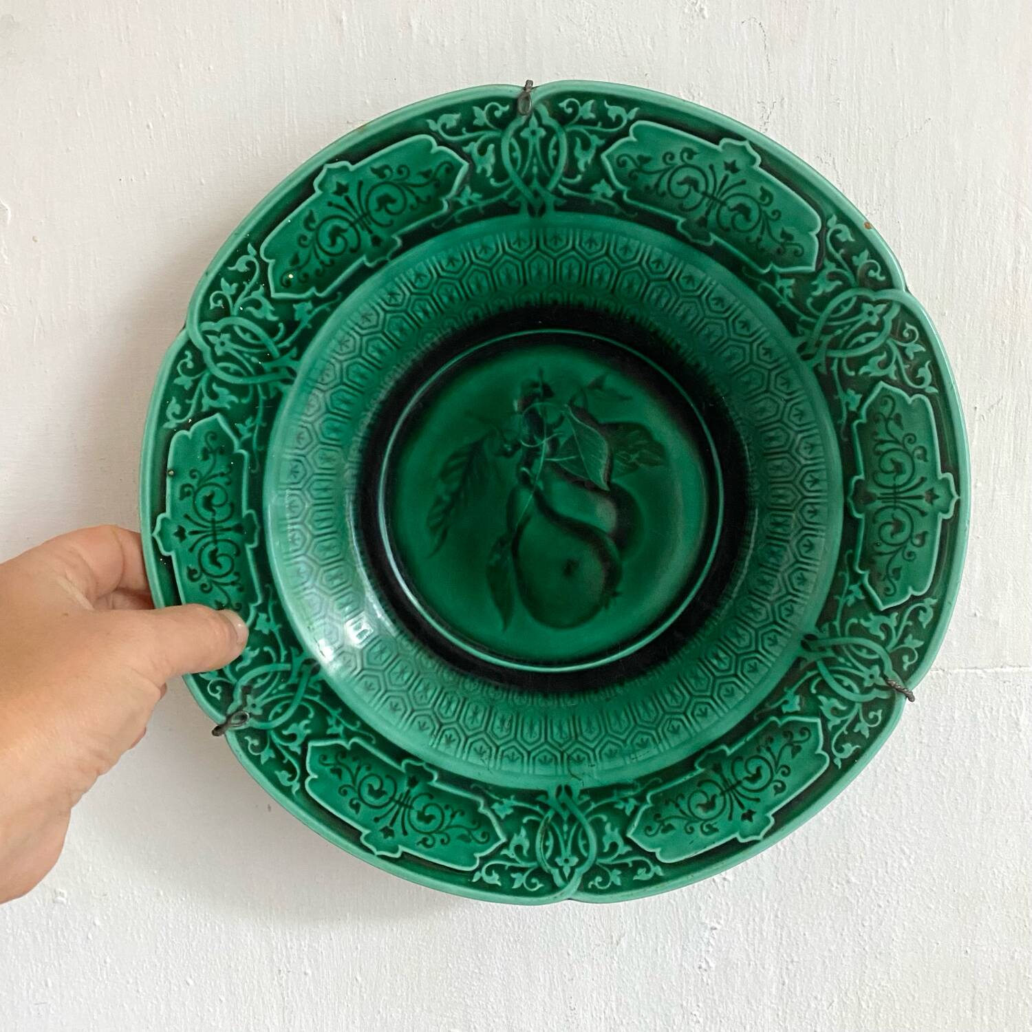 Barbotine dish for wall decoration