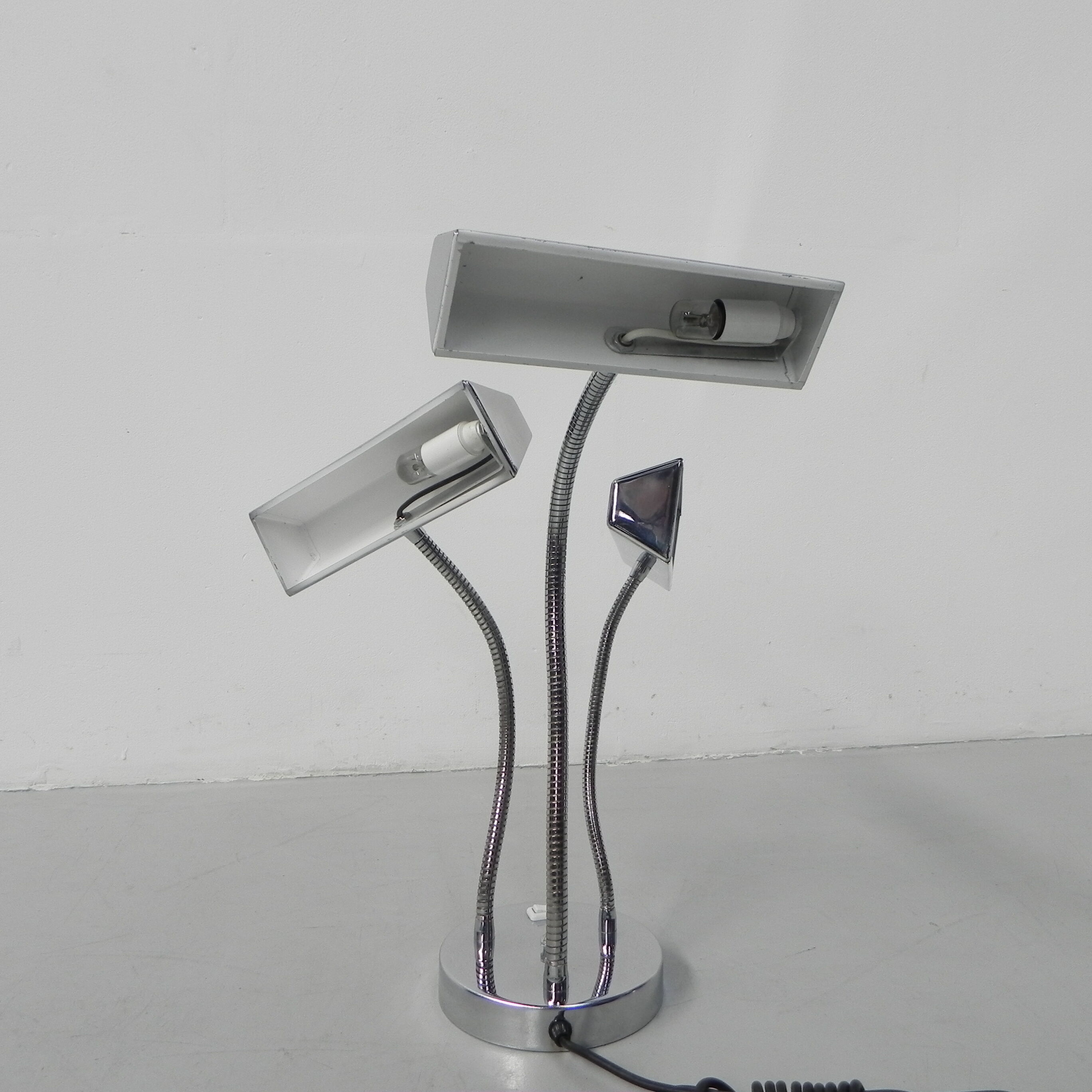 Vintage desk lamp with 3 chromed shades
