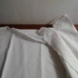 2 old embroidered pillowcases in cotton.