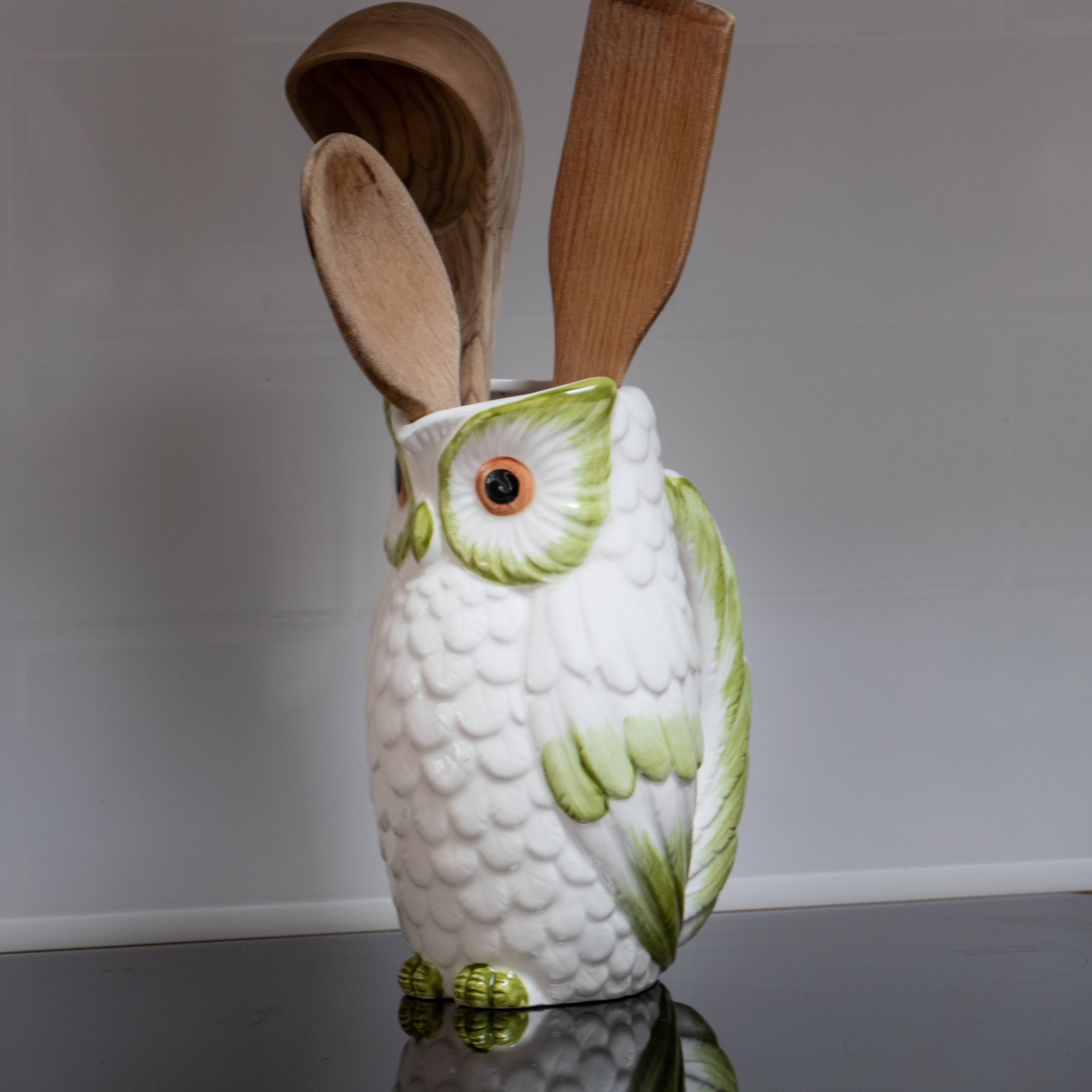 Pretty old decanter in owl / owl slurry