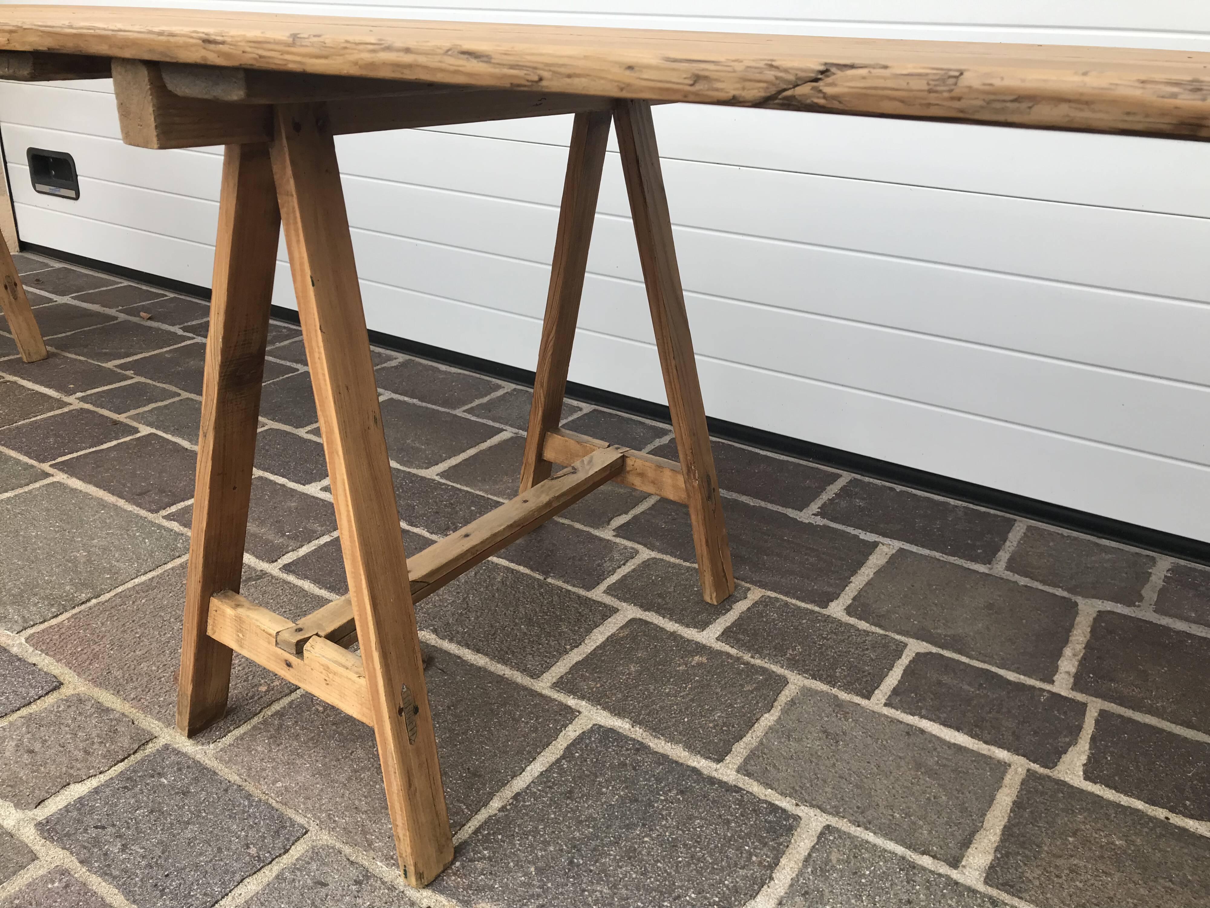 Winegrower's farm table