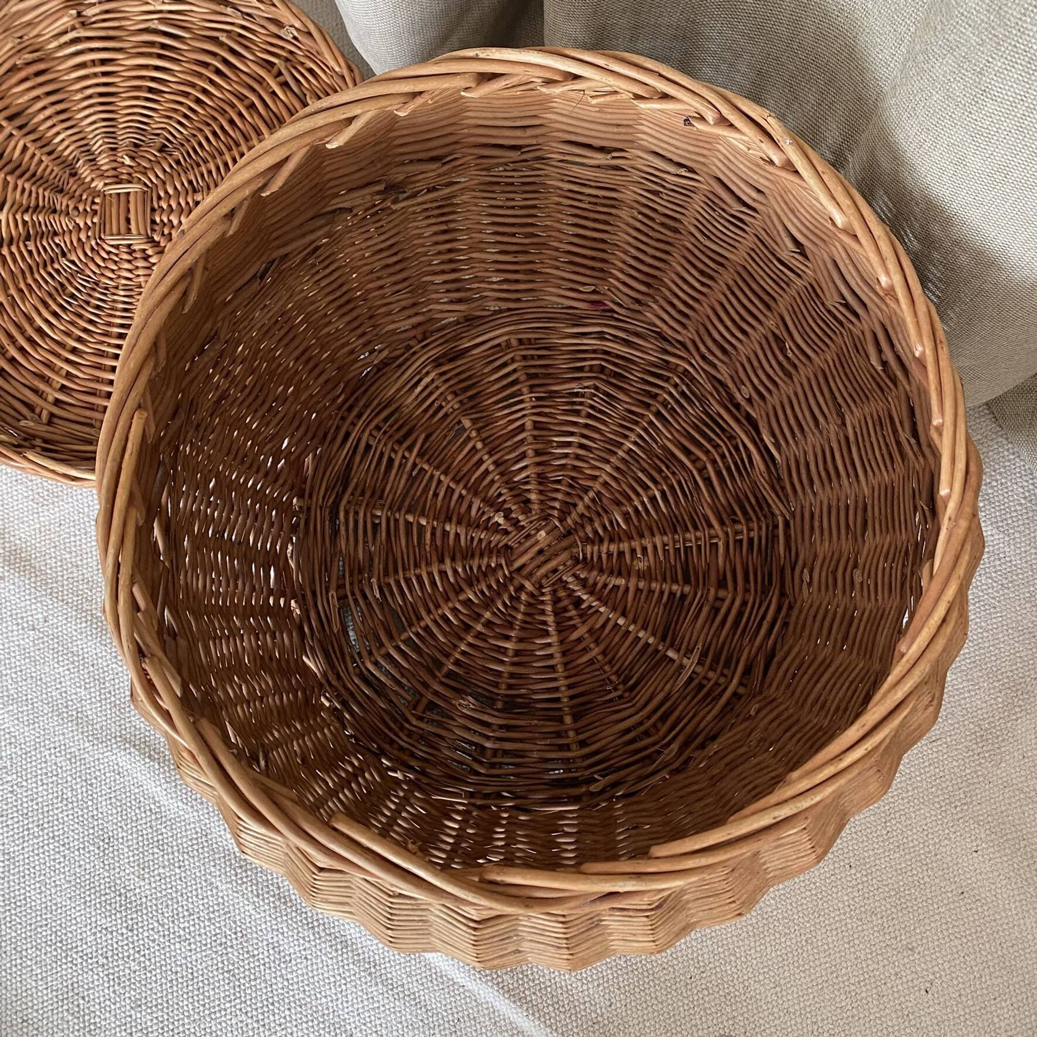 Rattan storage pouffe from the 60s-70s.