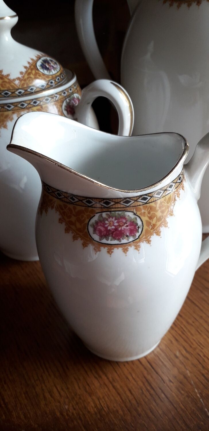 Complete coffee service in Limoges porcelain