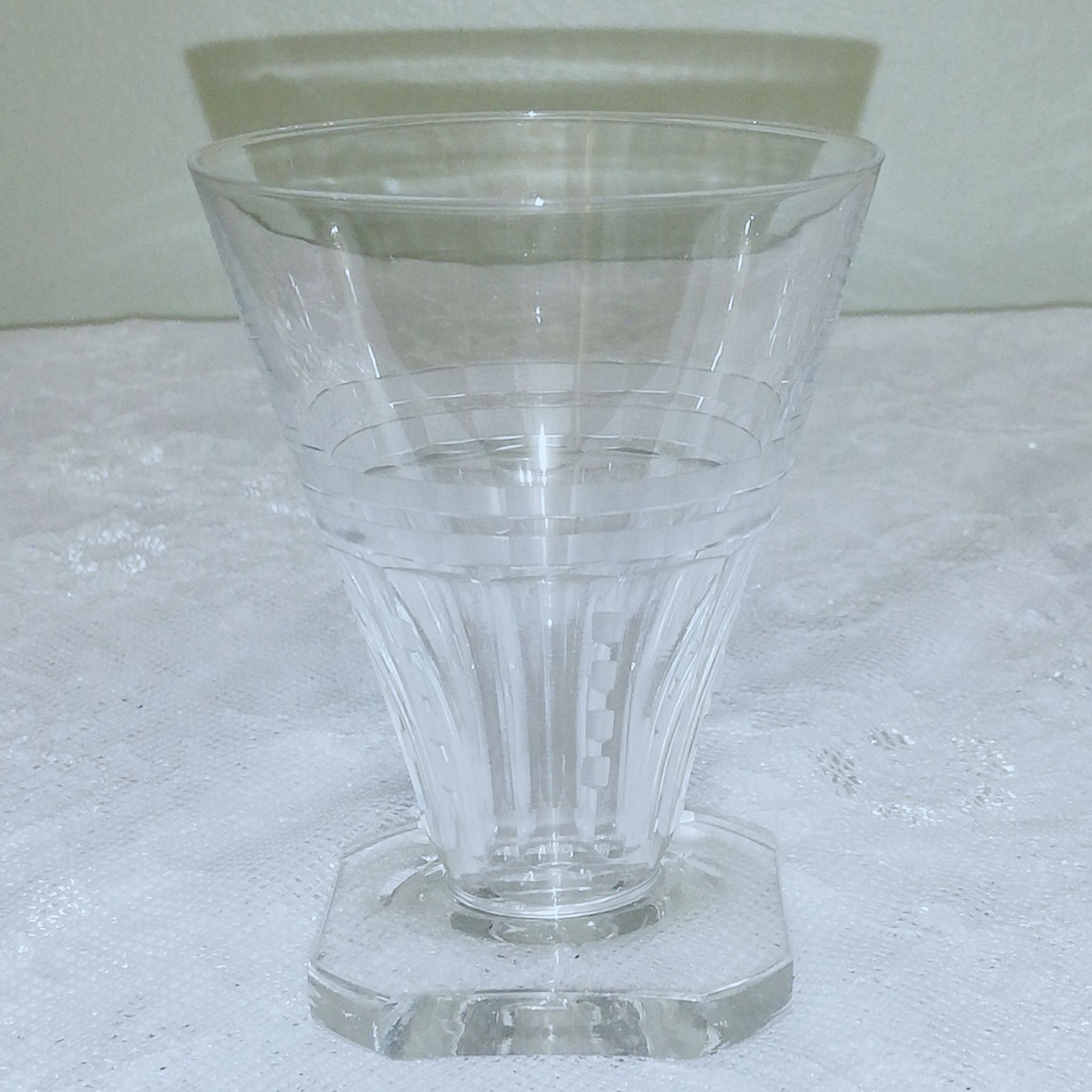 8 glasses with liqueur or aperitif 8cl art deco