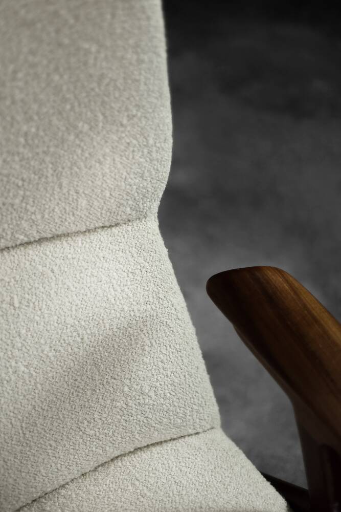 Fauteuil haut de salon vintage en teck et tissu bouclé blanc du milieu du siècle norvégien, années 1960