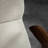 Fauteuil haut de salon vintage en teck et tissu bouclé blanc du milieu du siècle norvégien, années 1960