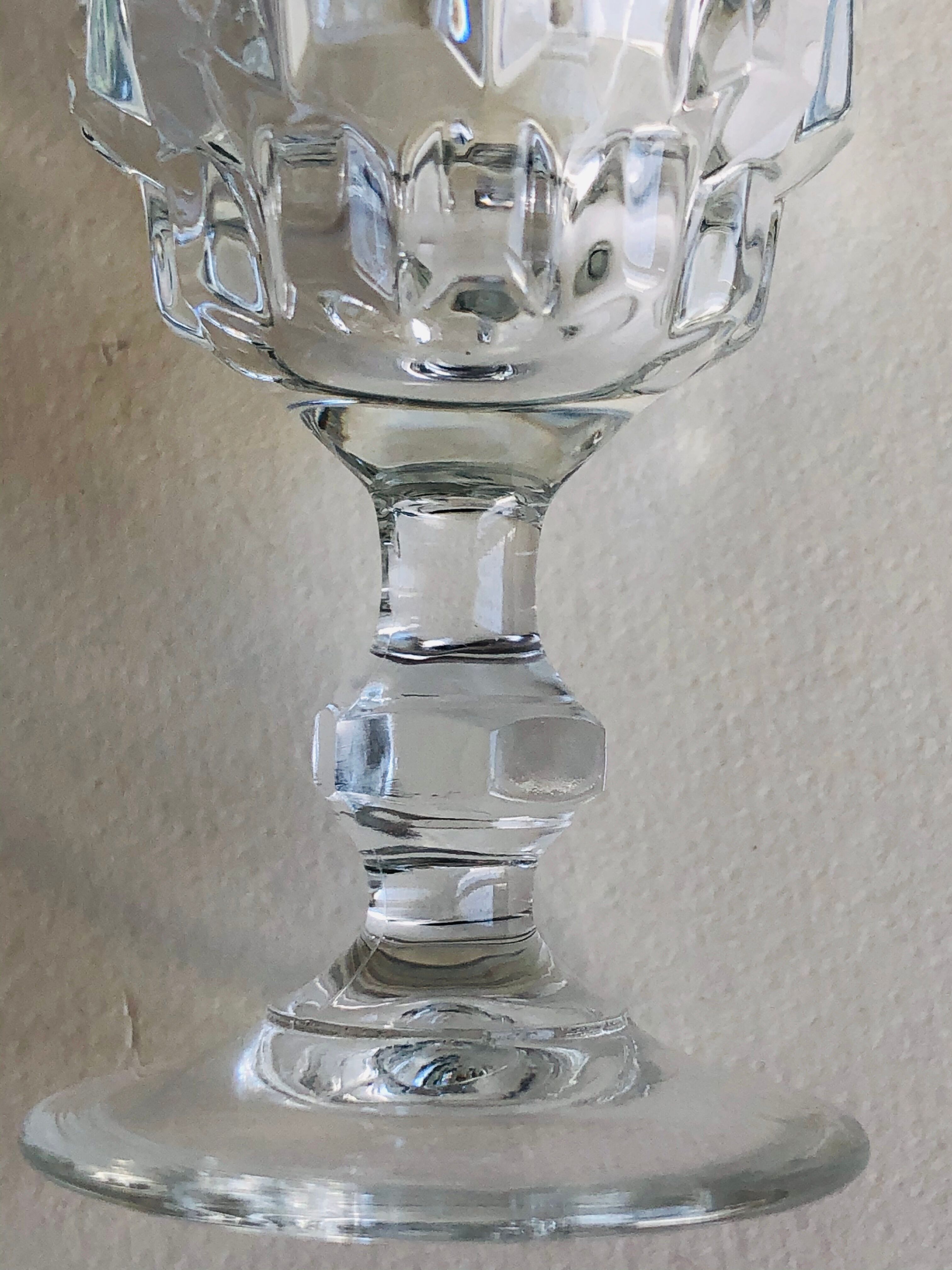 Ensemble de dix verres à liqueur en verre