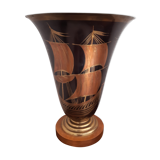 Tulip shaped table lamp