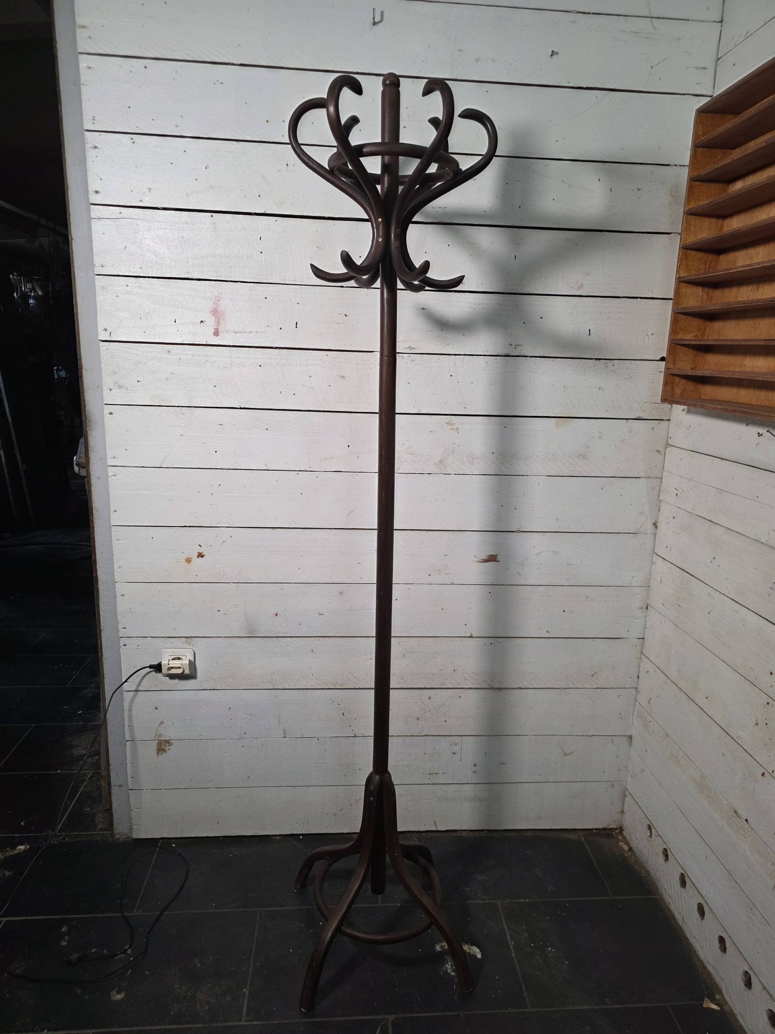 Perroquet en bois courbé ancien 