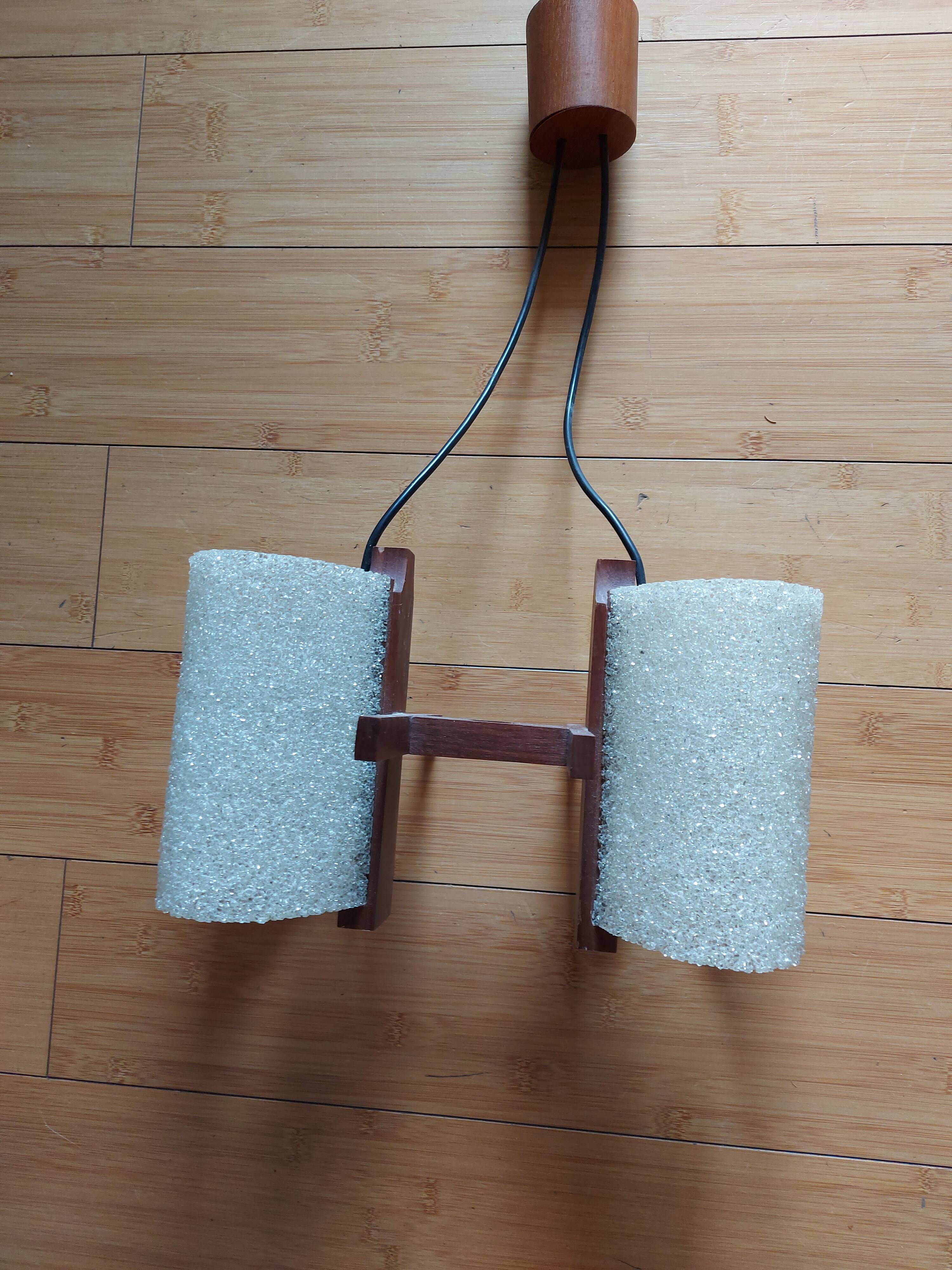 Scandinavian suspension with its two wall light