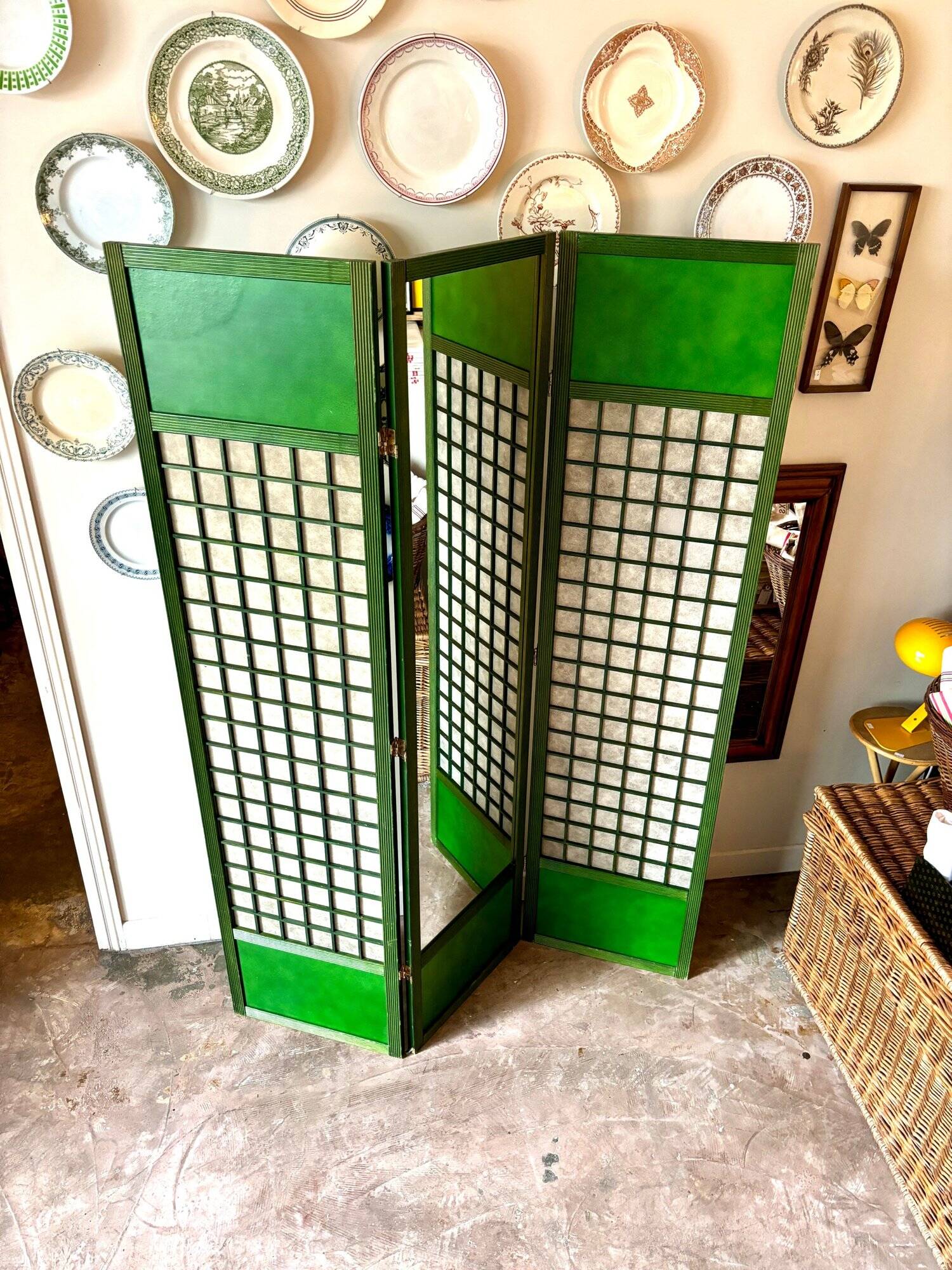 3-leaf screen in green wood, ecru paper and mirror