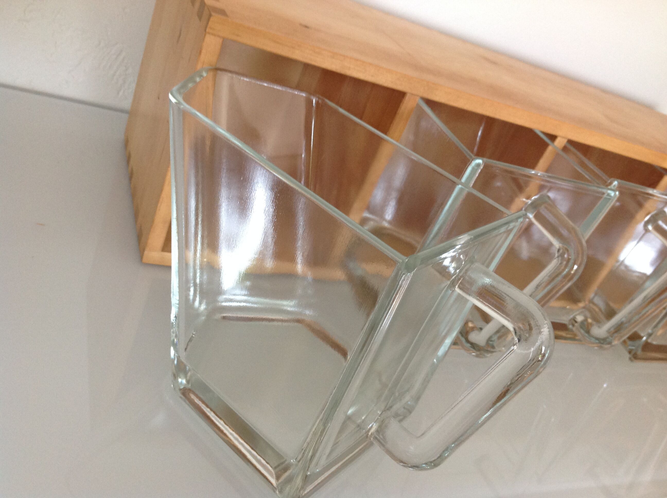 Wall stretch with glass epic drawers