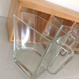 Wall stretch with glass epic drawers