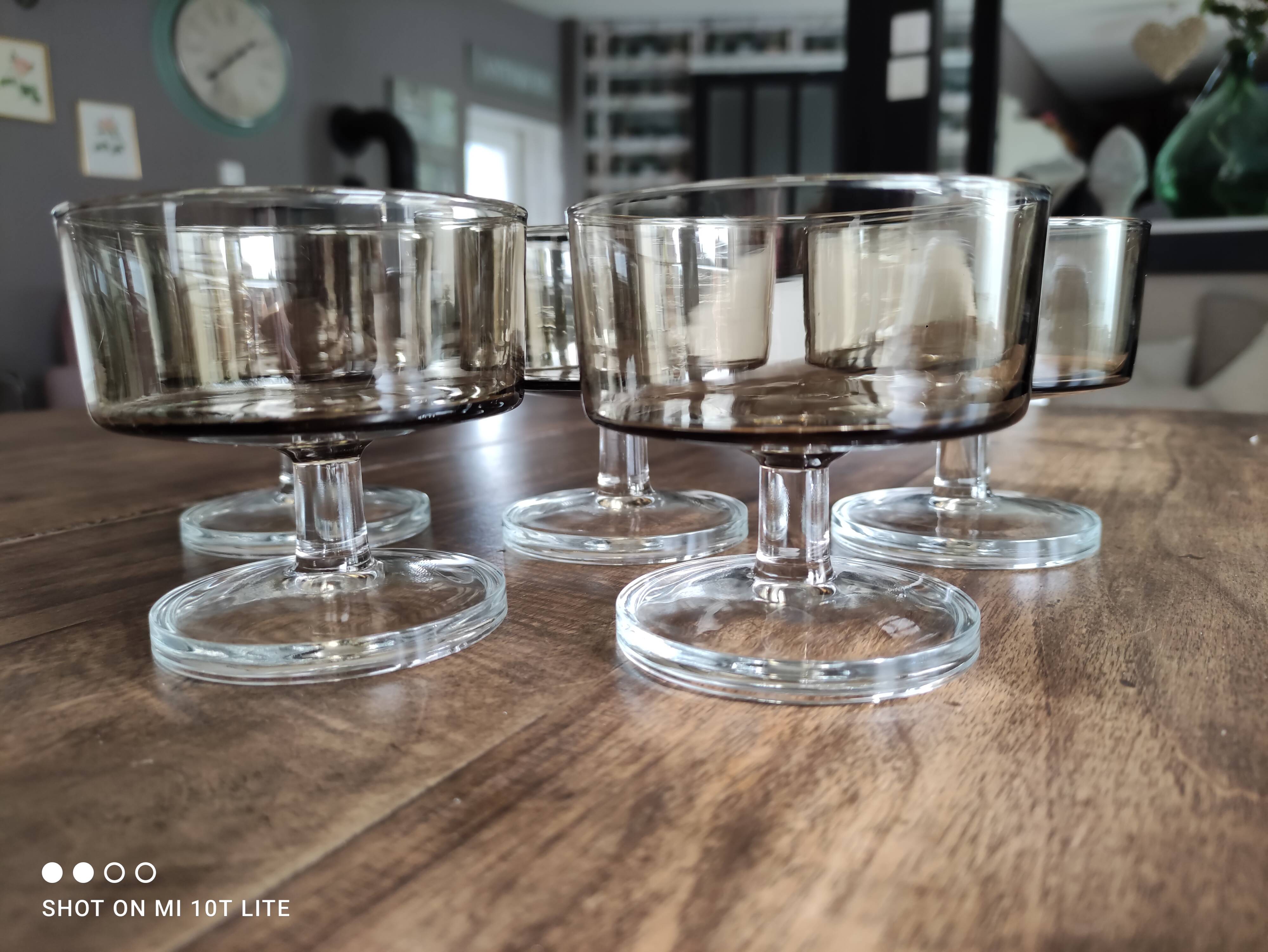Lot de 5 coupes à champagne vintage Luminarc modèle Suède buvant en verre fumé