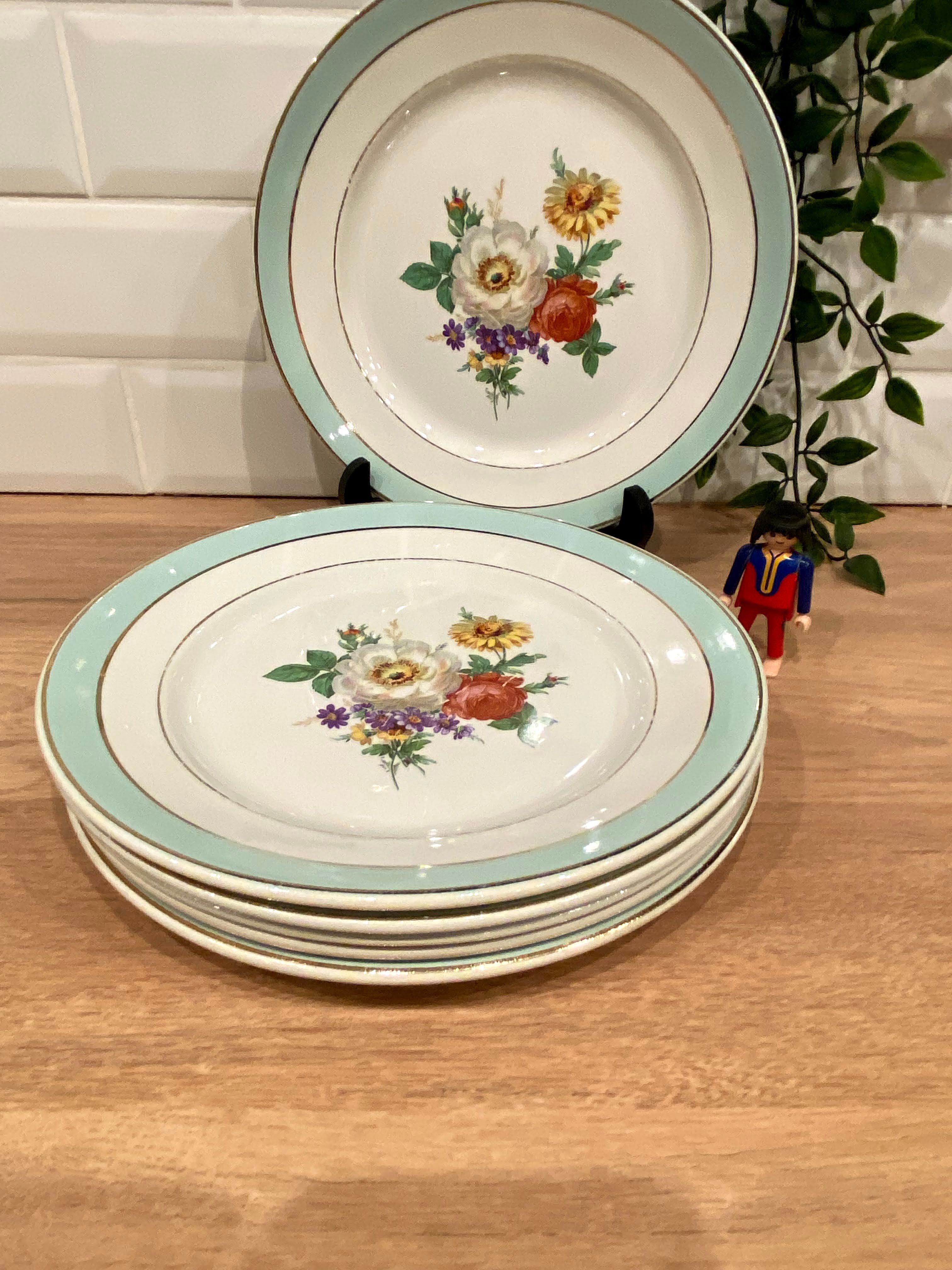 6 flat plates in half-porcelain Badonviller