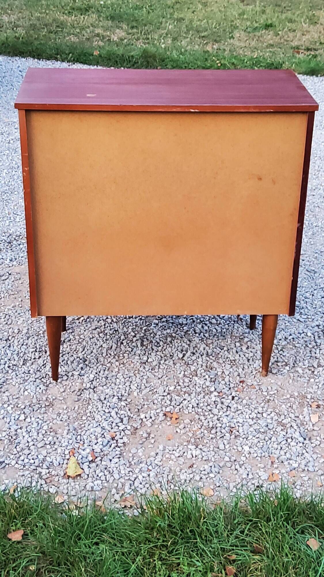 Vintage mahogany chest of drawers from the 60s conical feet 4 drawers
