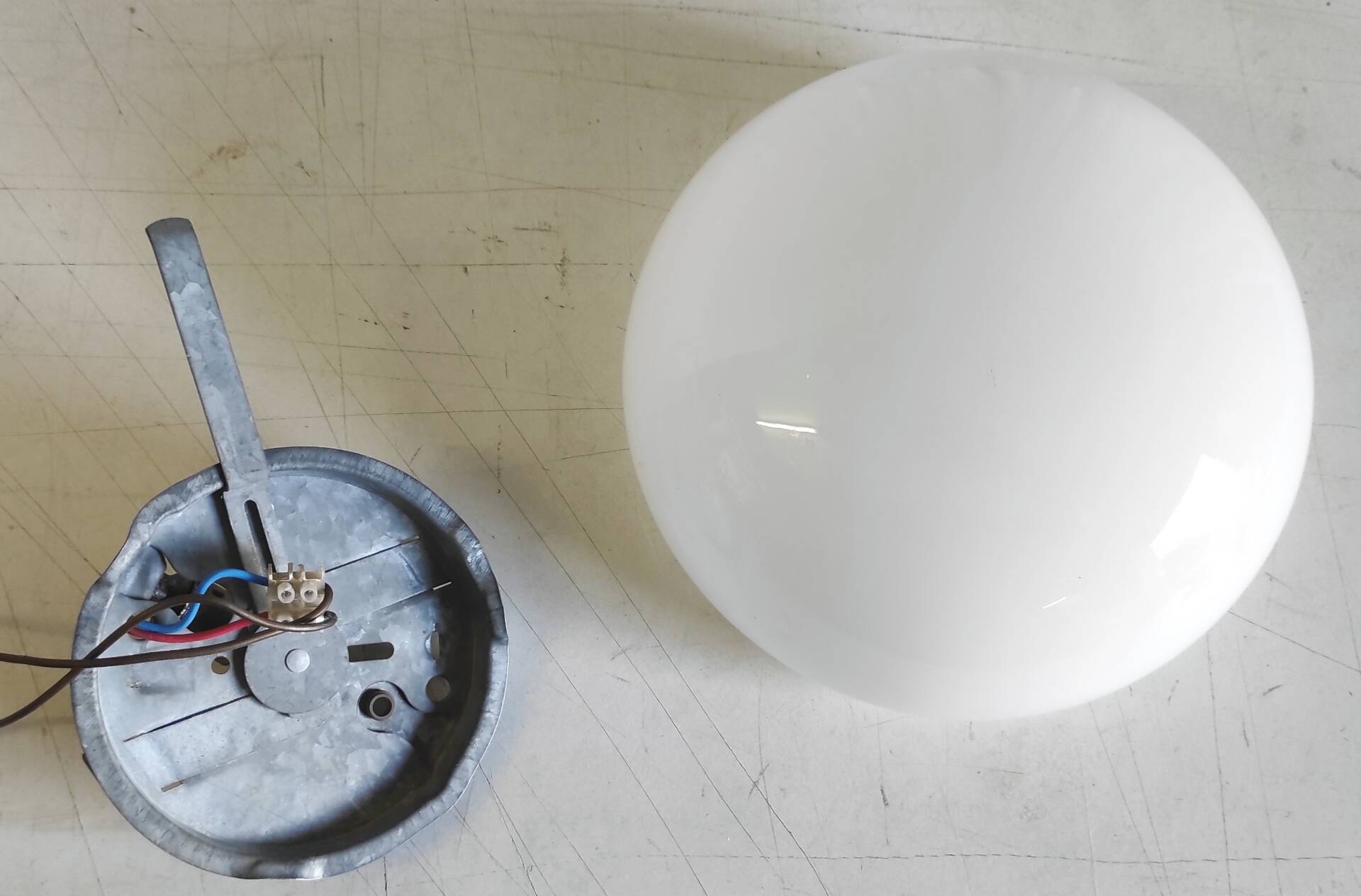 Ceiling light or opaline globe wall light 25 cm - mid 20th century